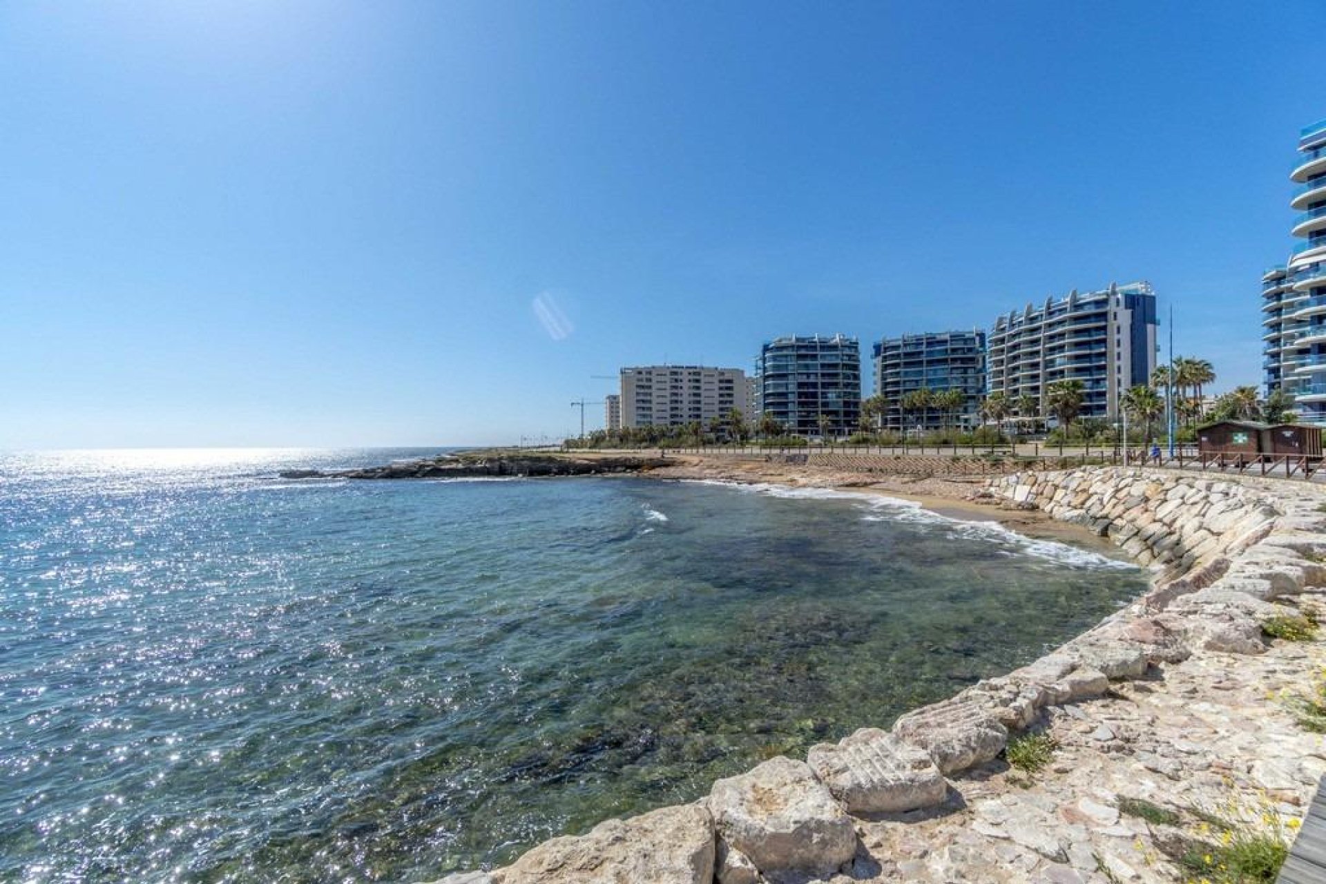 Resale - Apartment / flat -
Torrevieja - Punta prima