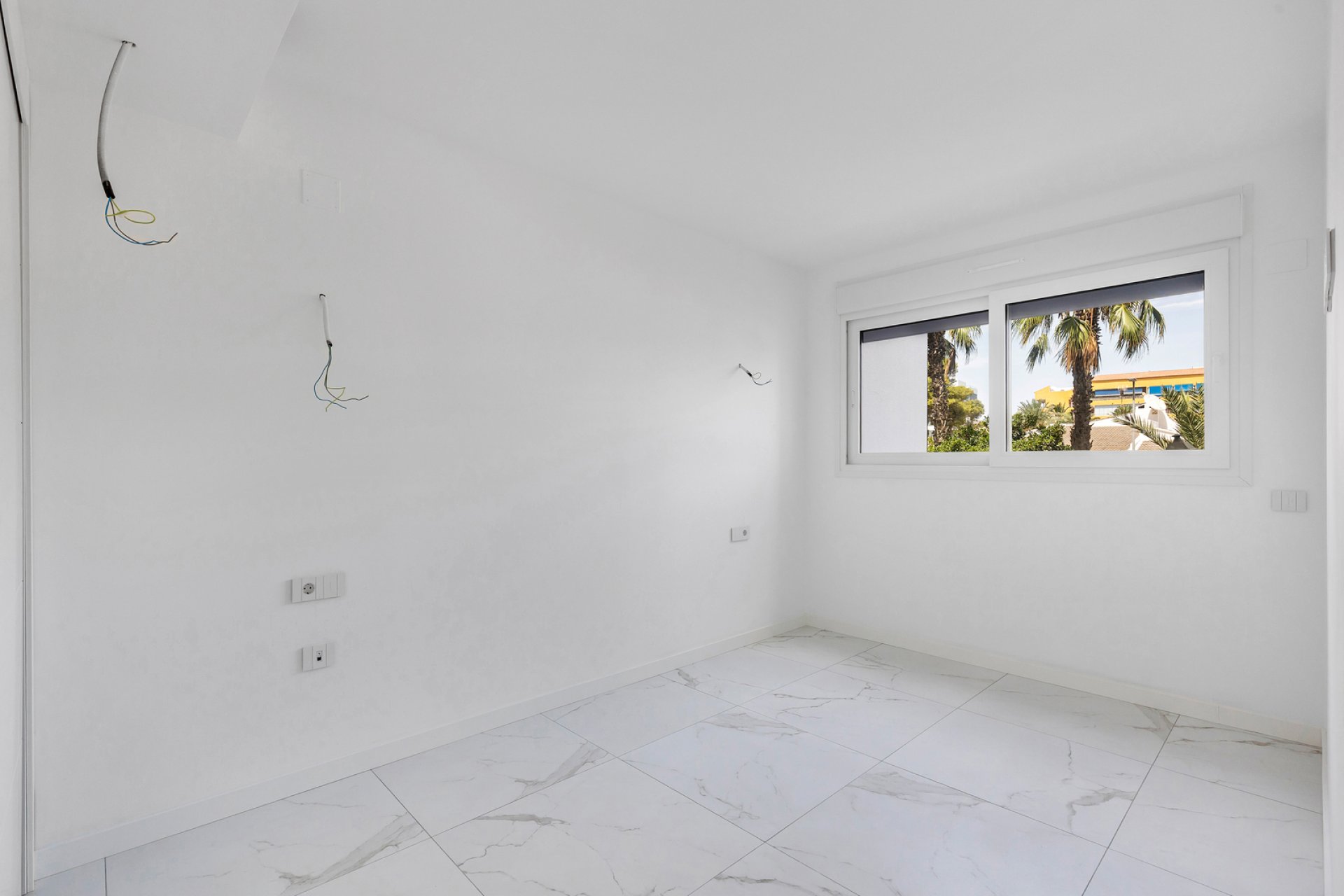 Resale - Apartment / flat -
Torrevieja - Punta prima