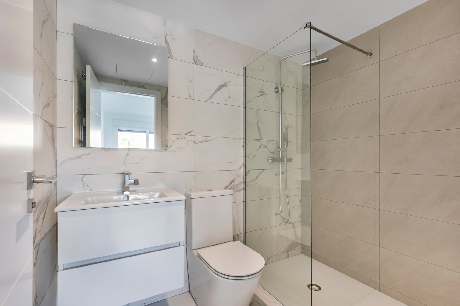 Resale - Apartment / flat -
Torrevieja - Punta prima
