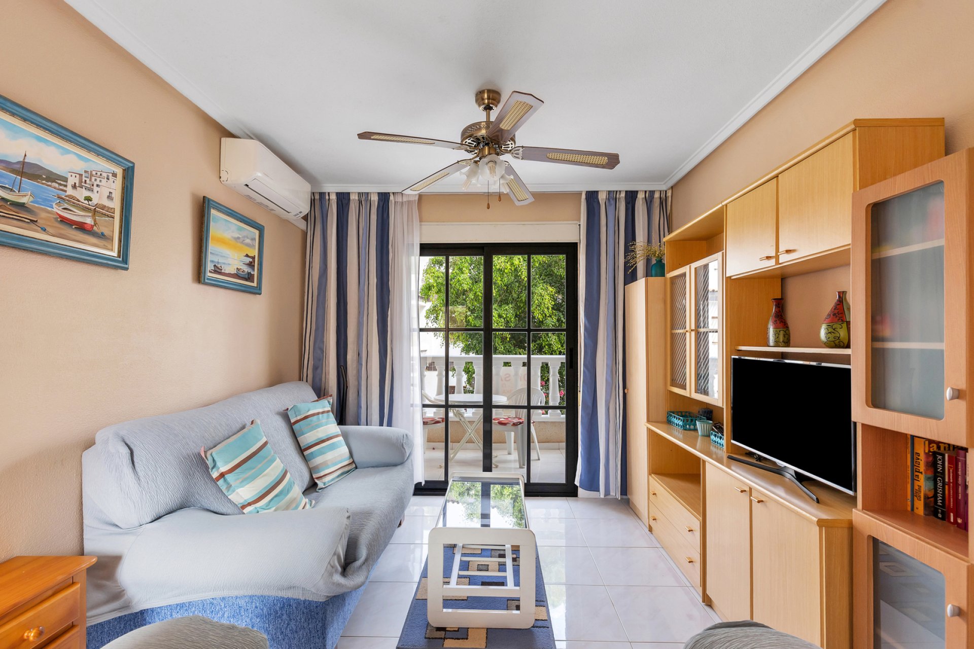 Resale - Apartment / flat -
Torrevieja - Punta prima
