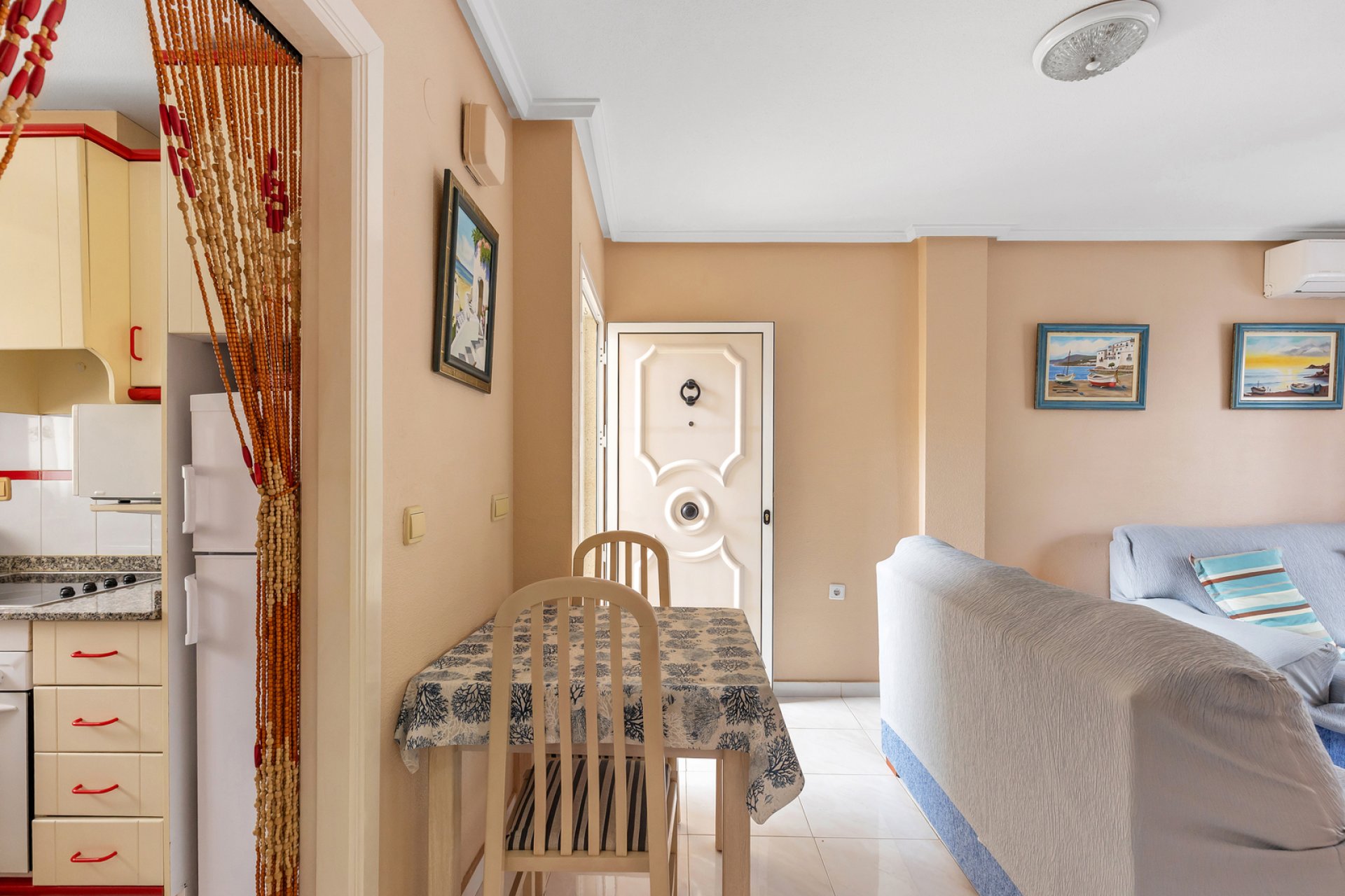 Resale - Apartment / flat -
Torrevieja - Punta prima