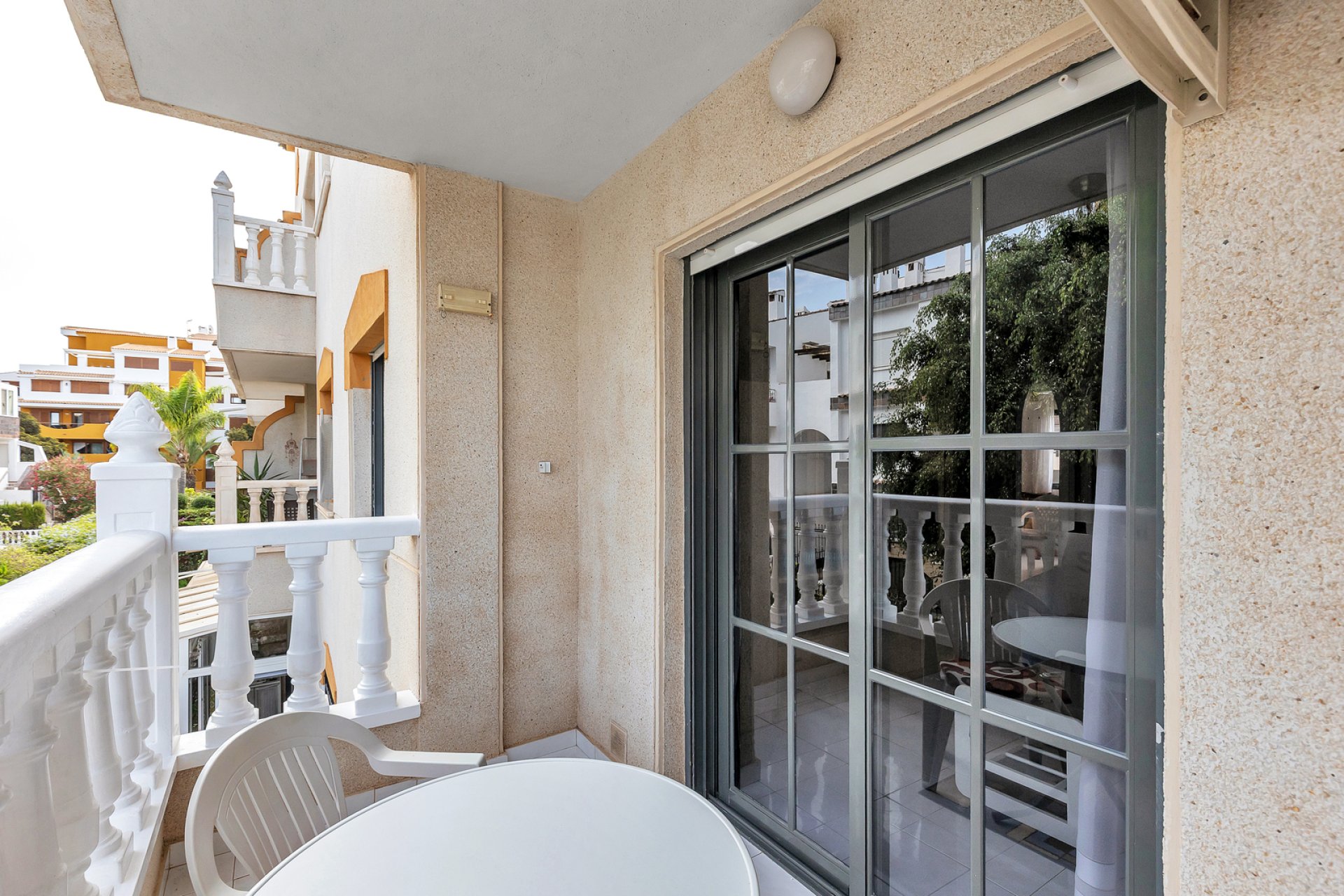 Resale - Apartment / flat -
Torrevieja - Punta prima