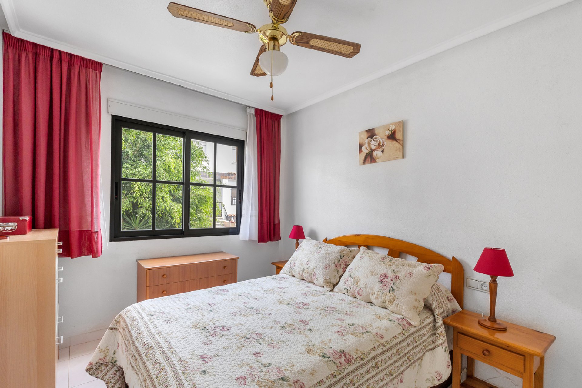 Resale - Apartment / flat -
Torrevieja - Punta prima