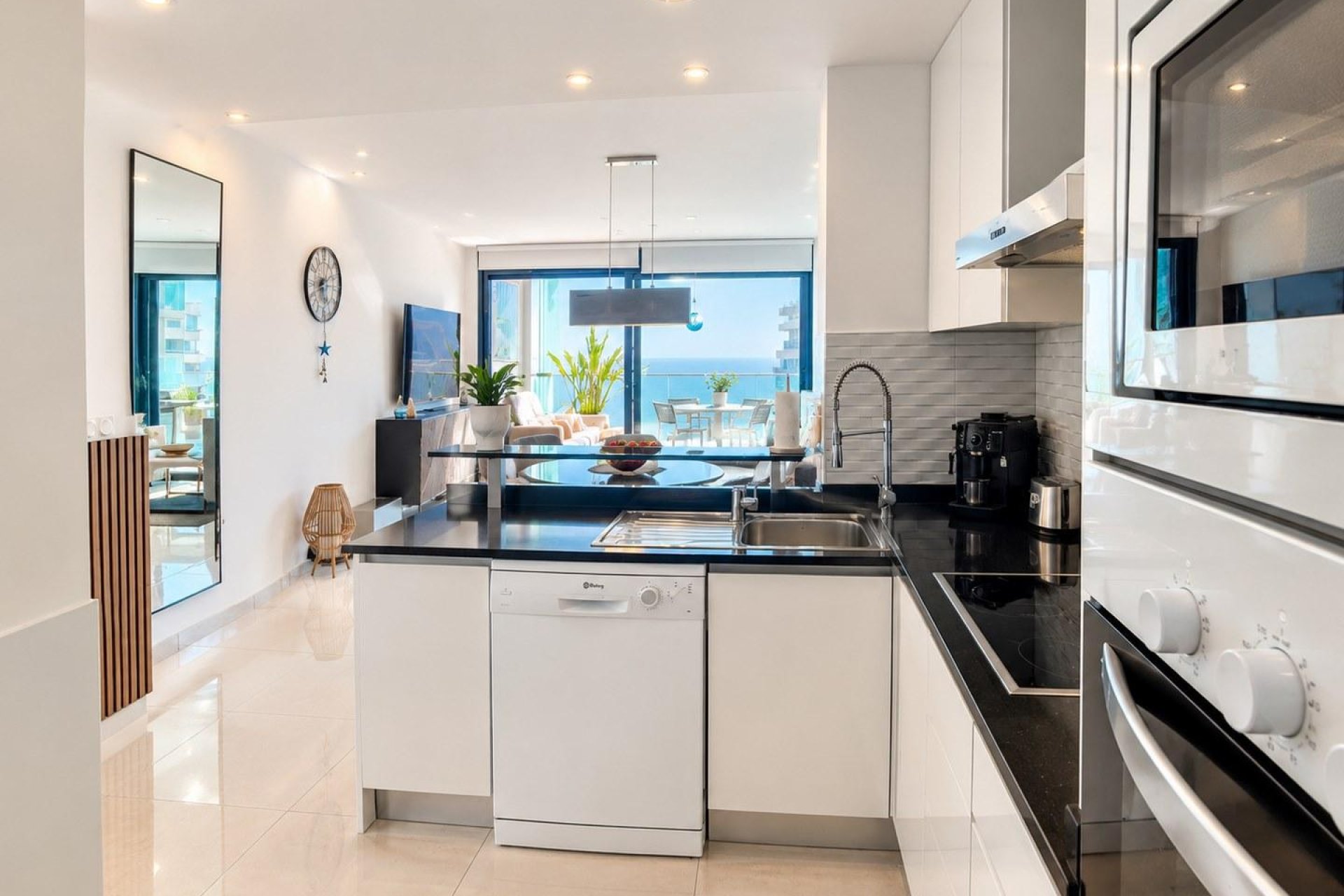 Resale - Apartment / flat -
Torrevieja - Punta prima