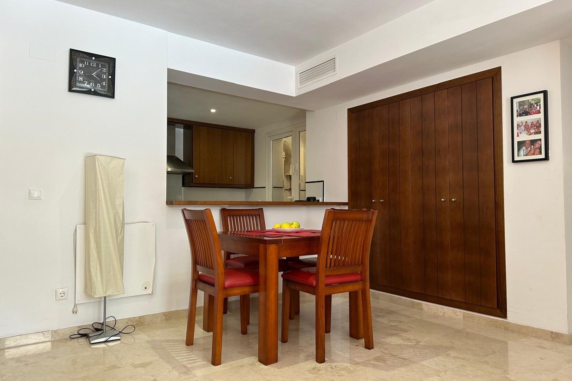 Resale - Apartment / flat -
Torrevieja - Punta prima