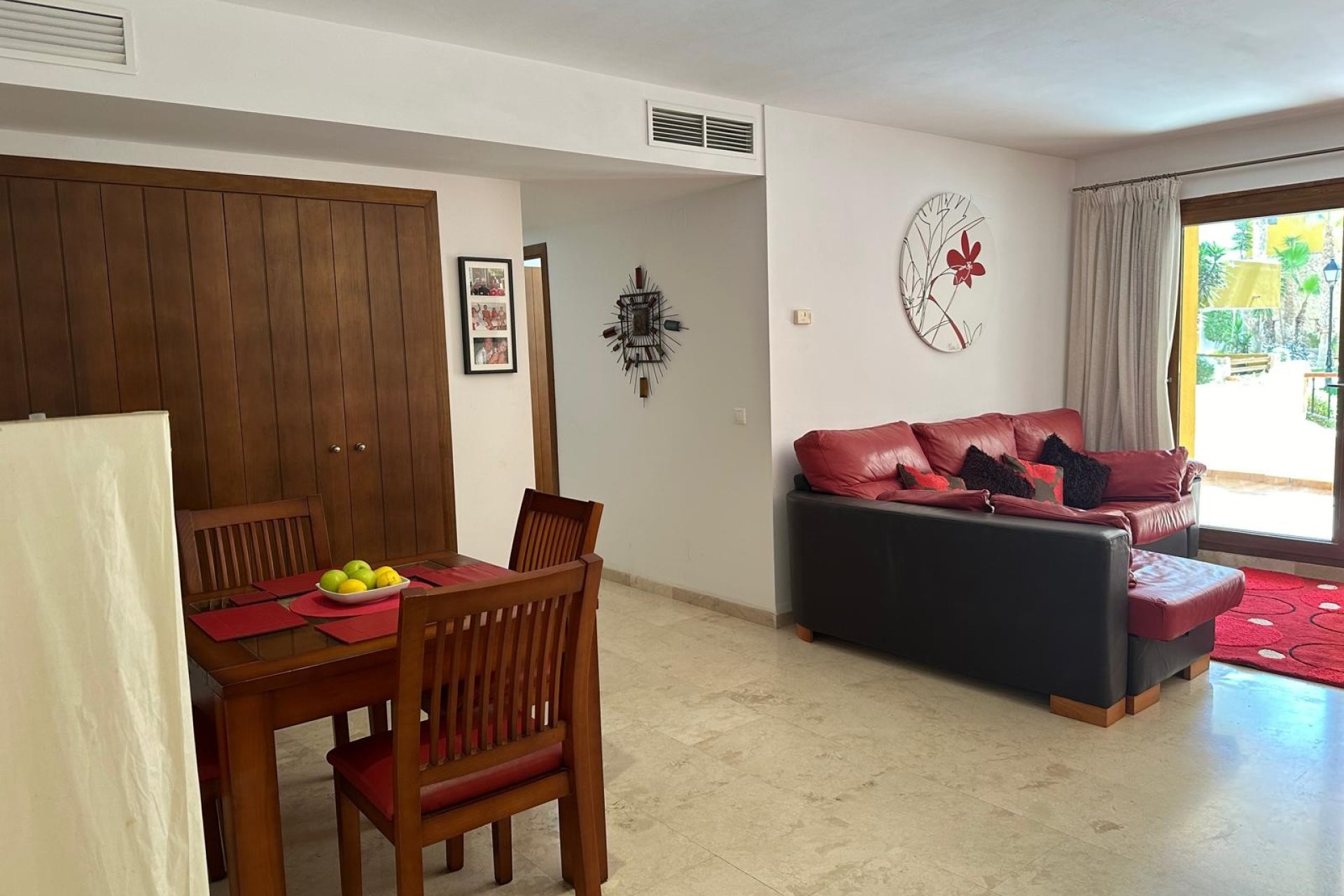 Resale - Apartment / flat -
Torrevieja - Punta prima