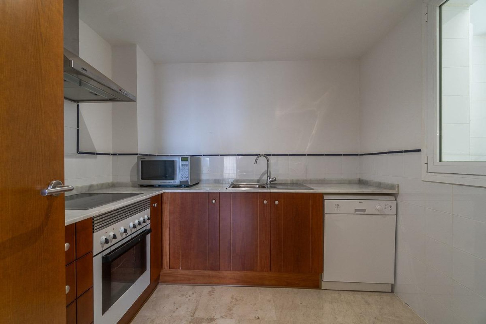 Resale - Apartment / flat -
Torrevieja - Punta prima