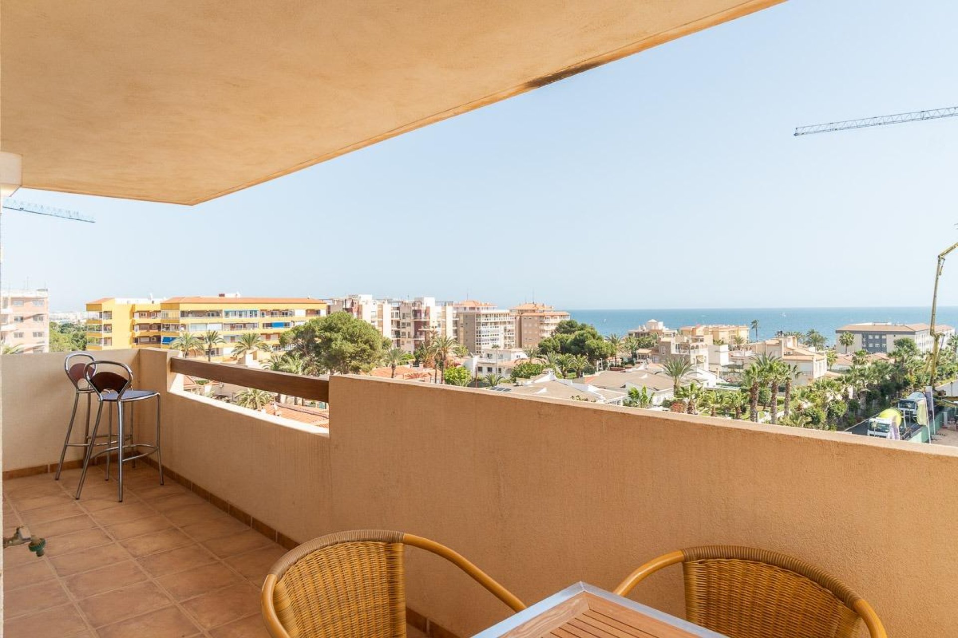 Resale - Apartment / flat -
Torrevieja - Punta prima