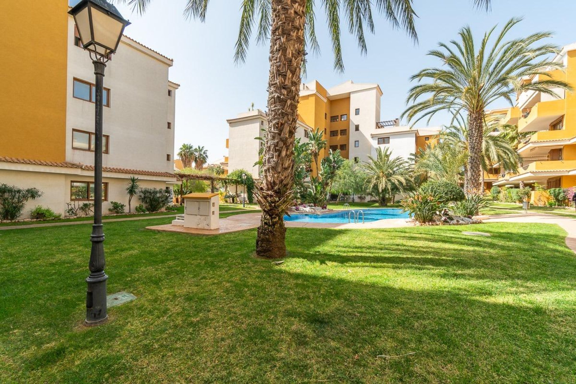 Resale - Apartment / flat -
Torrevieja - Punta prima