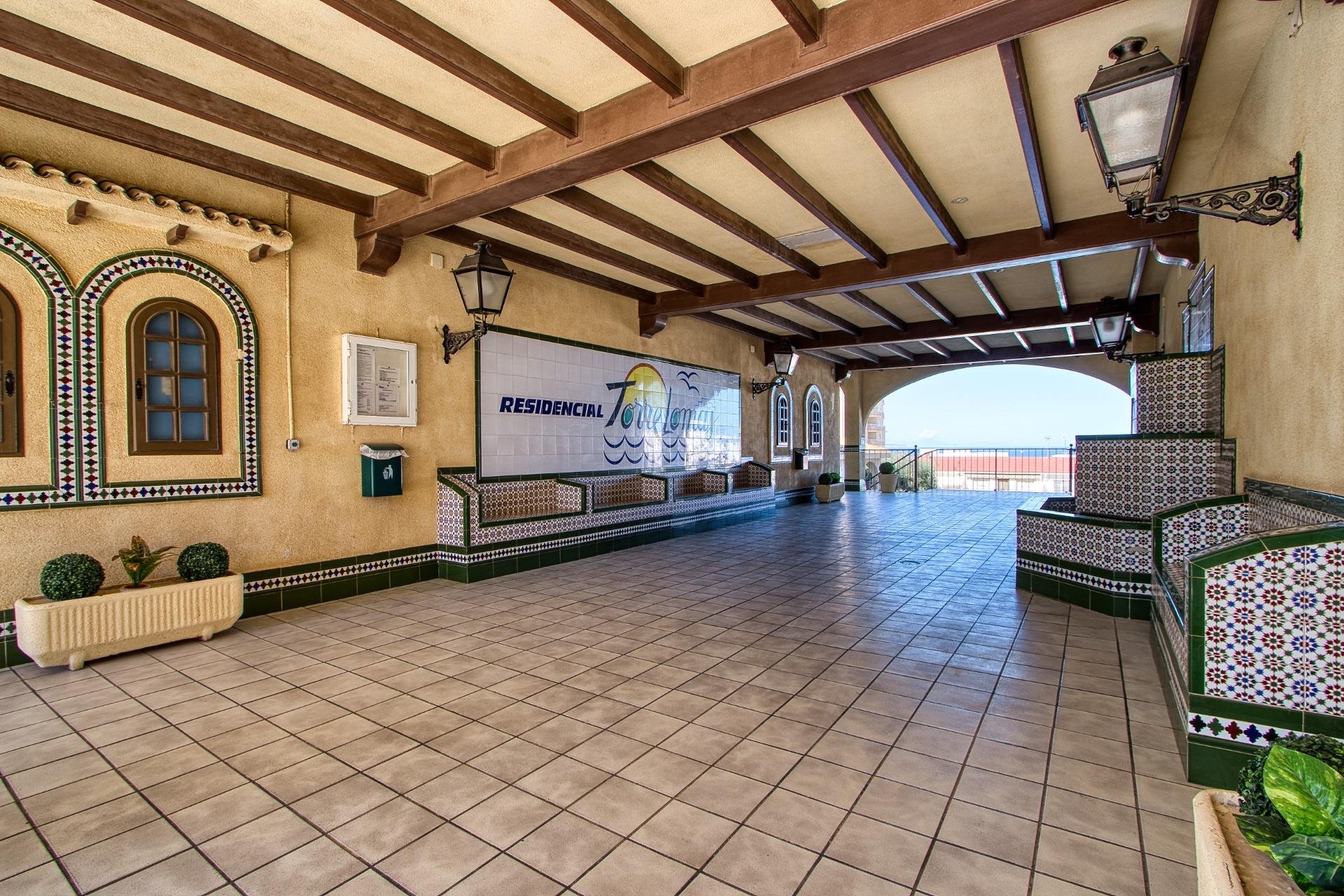Resale - Apartment / flat -
Torrevieja - Torre del moro