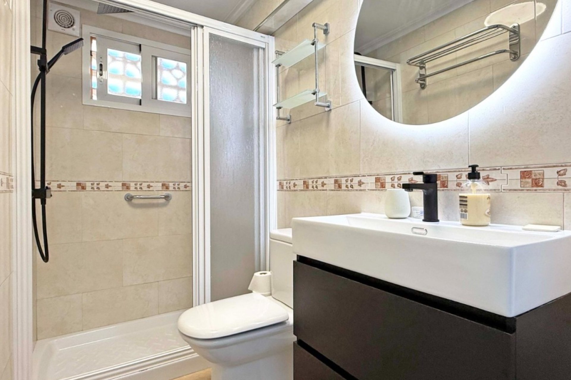 Resale - Apartment / flat -
Torrevieja - Torre La Mata