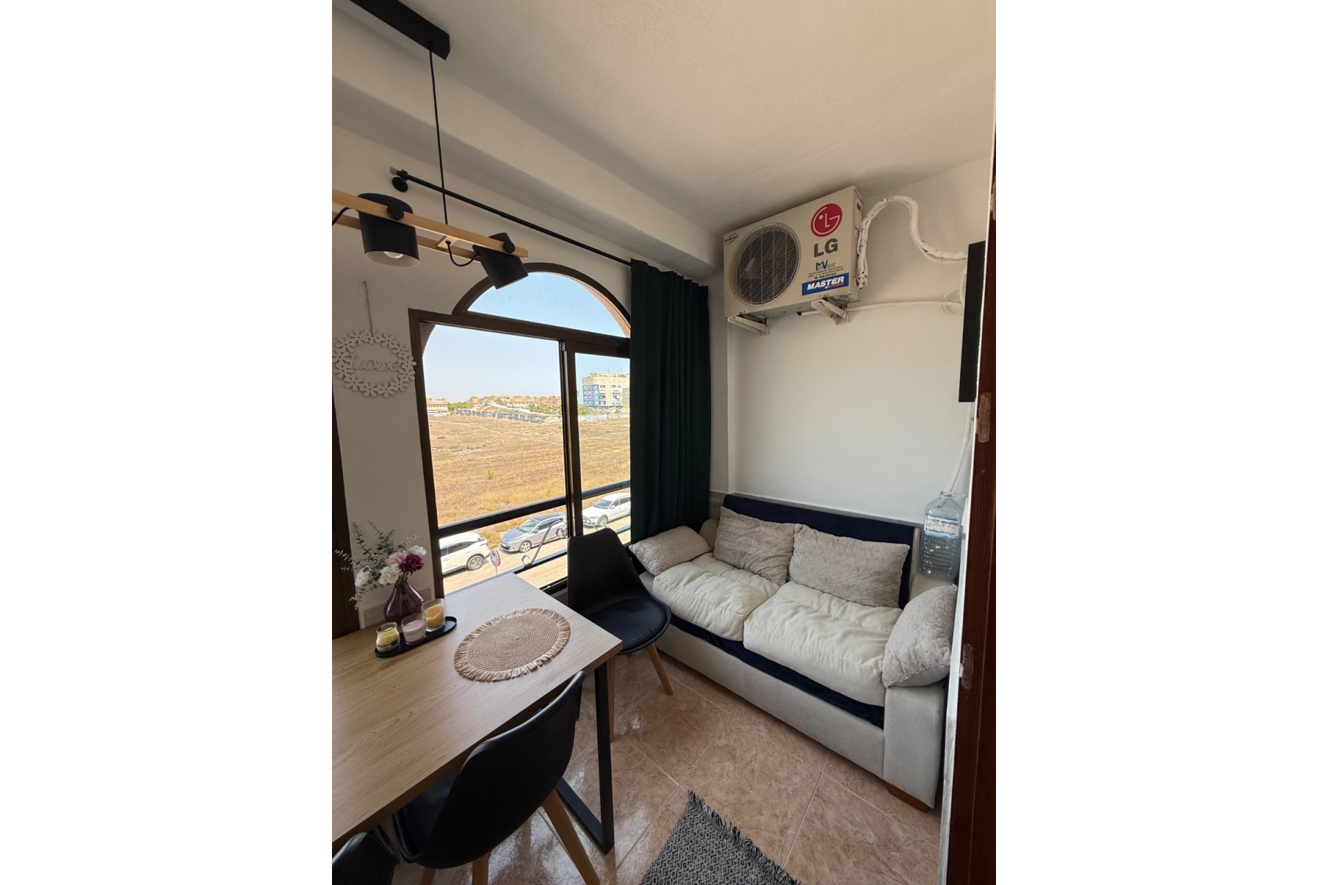 Resale - Apartment / flat -
Torrevieja - Torre La Mata