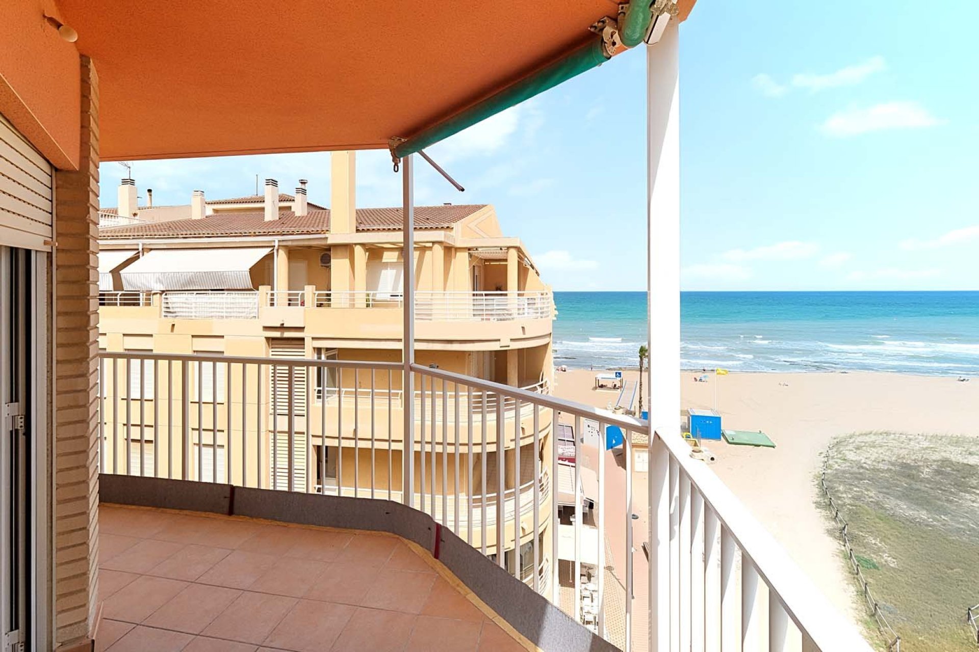 Resale - Apartment / flat -
Torrevieja - Torre La Mata