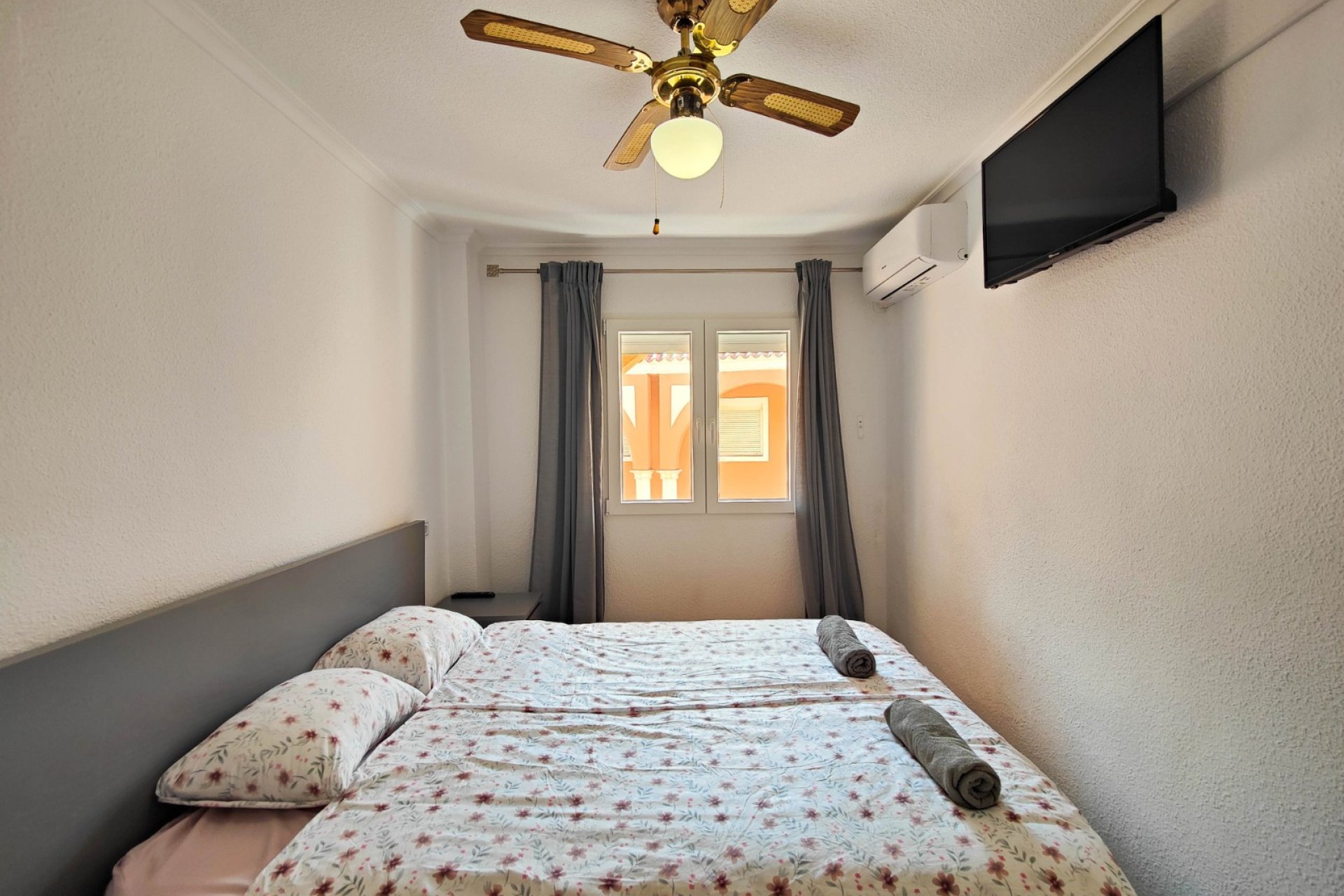 Resale - Apartment / flat -
Torrevieja - Torre La Mata