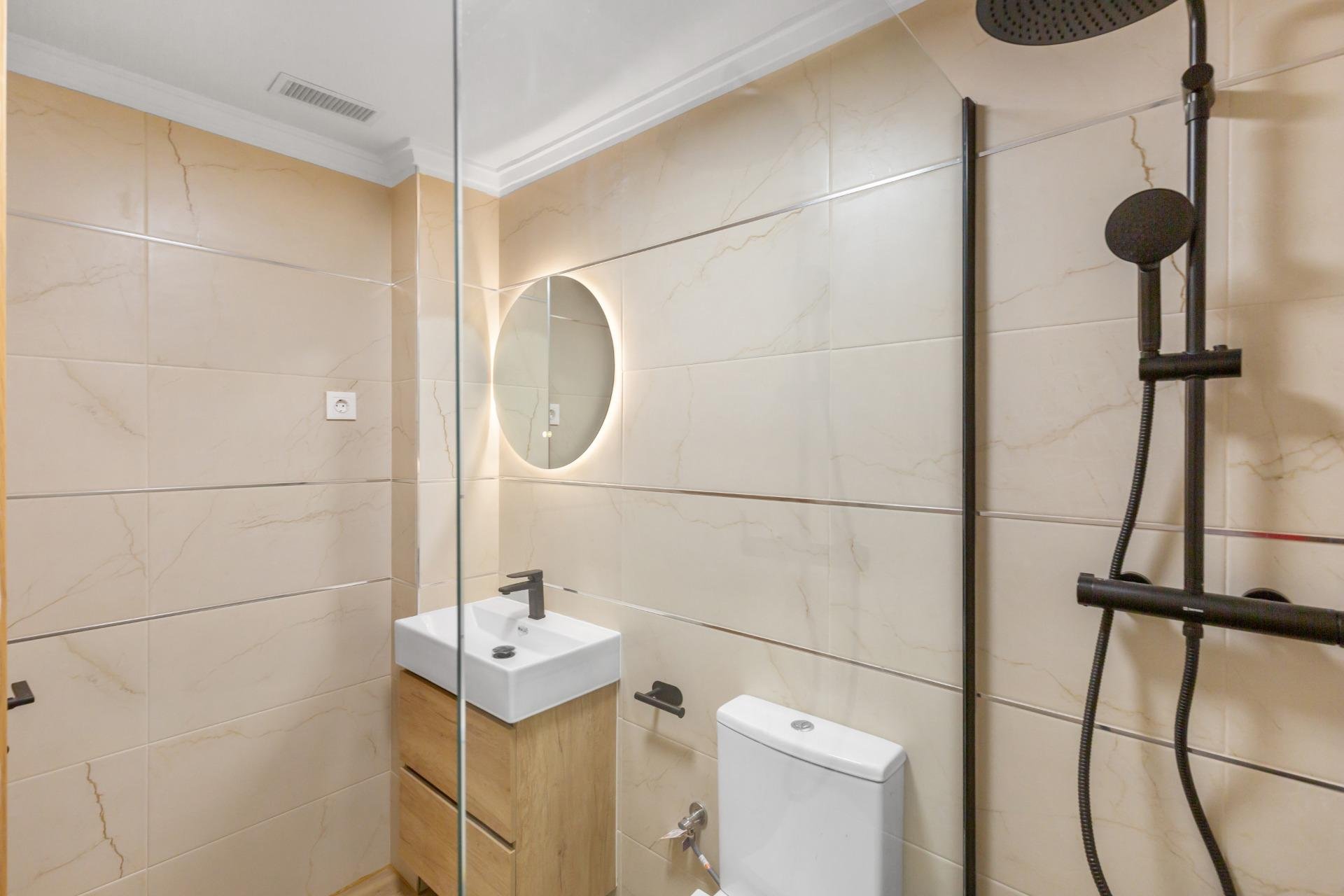 Resale - Apartment / flat -
Torrevieja - Torreblanca