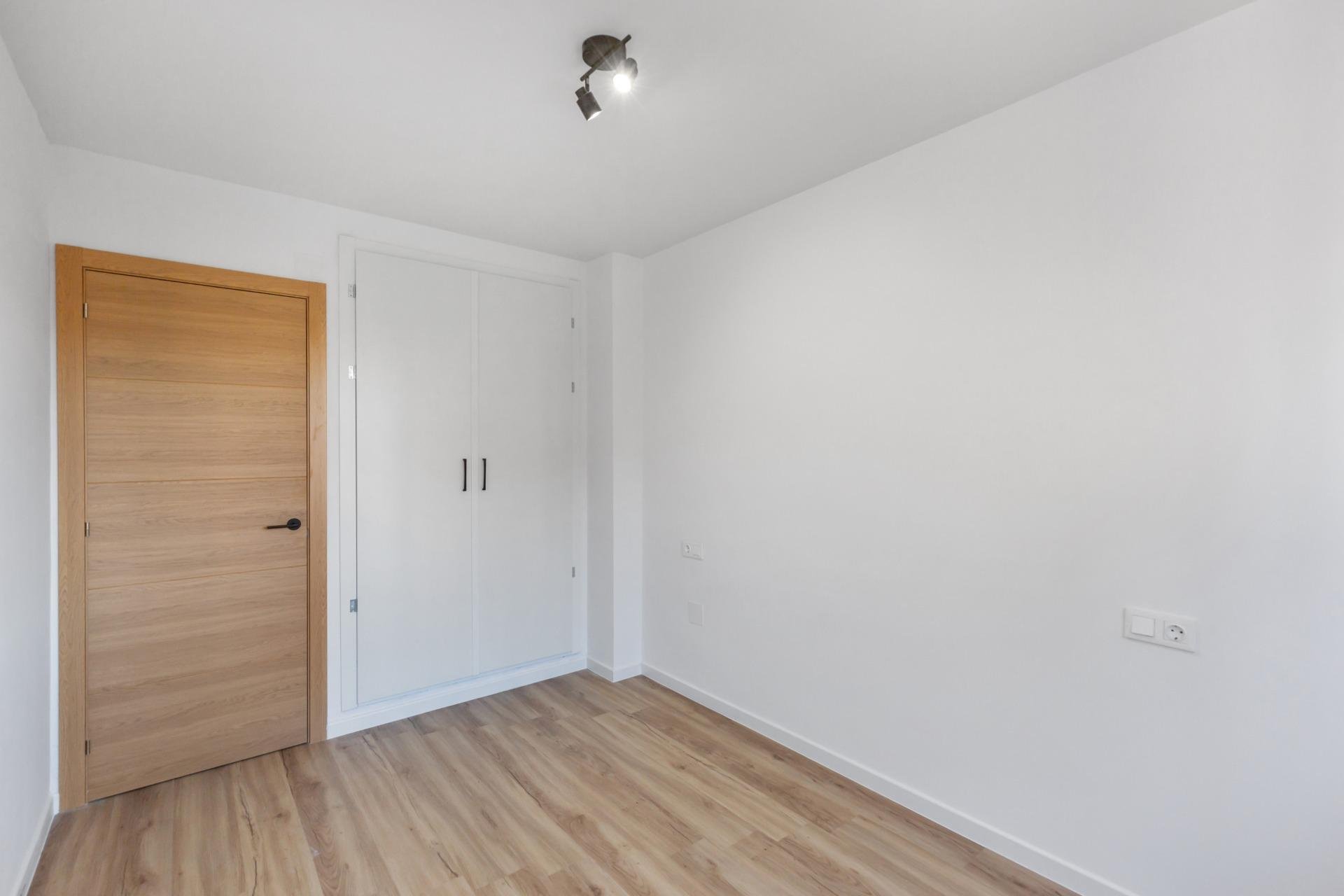 Resale - Apartment / flat -
Torrevieja - Torreblanca