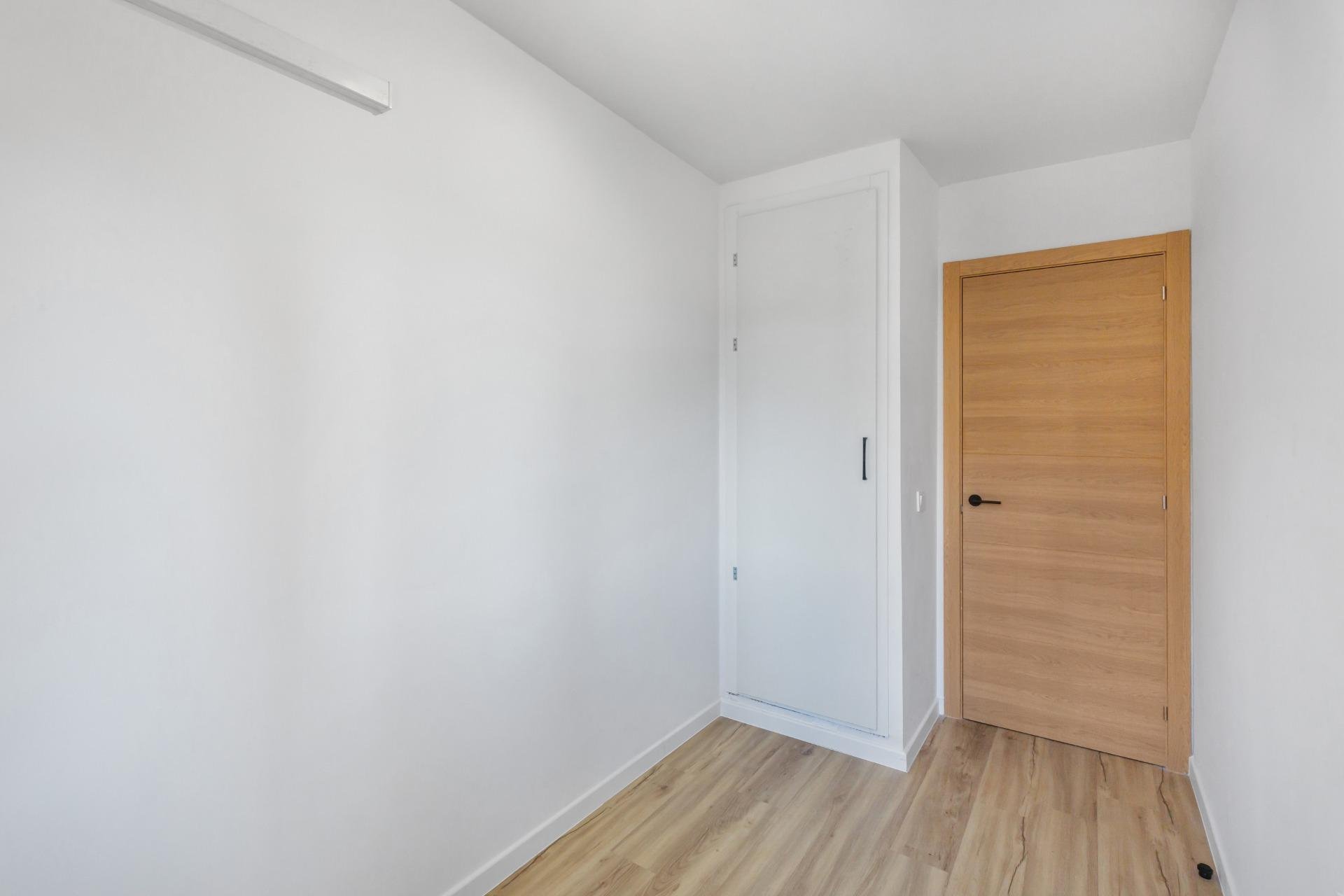 Resale - Apartment / flat -
Torrevieja - Torreblanca