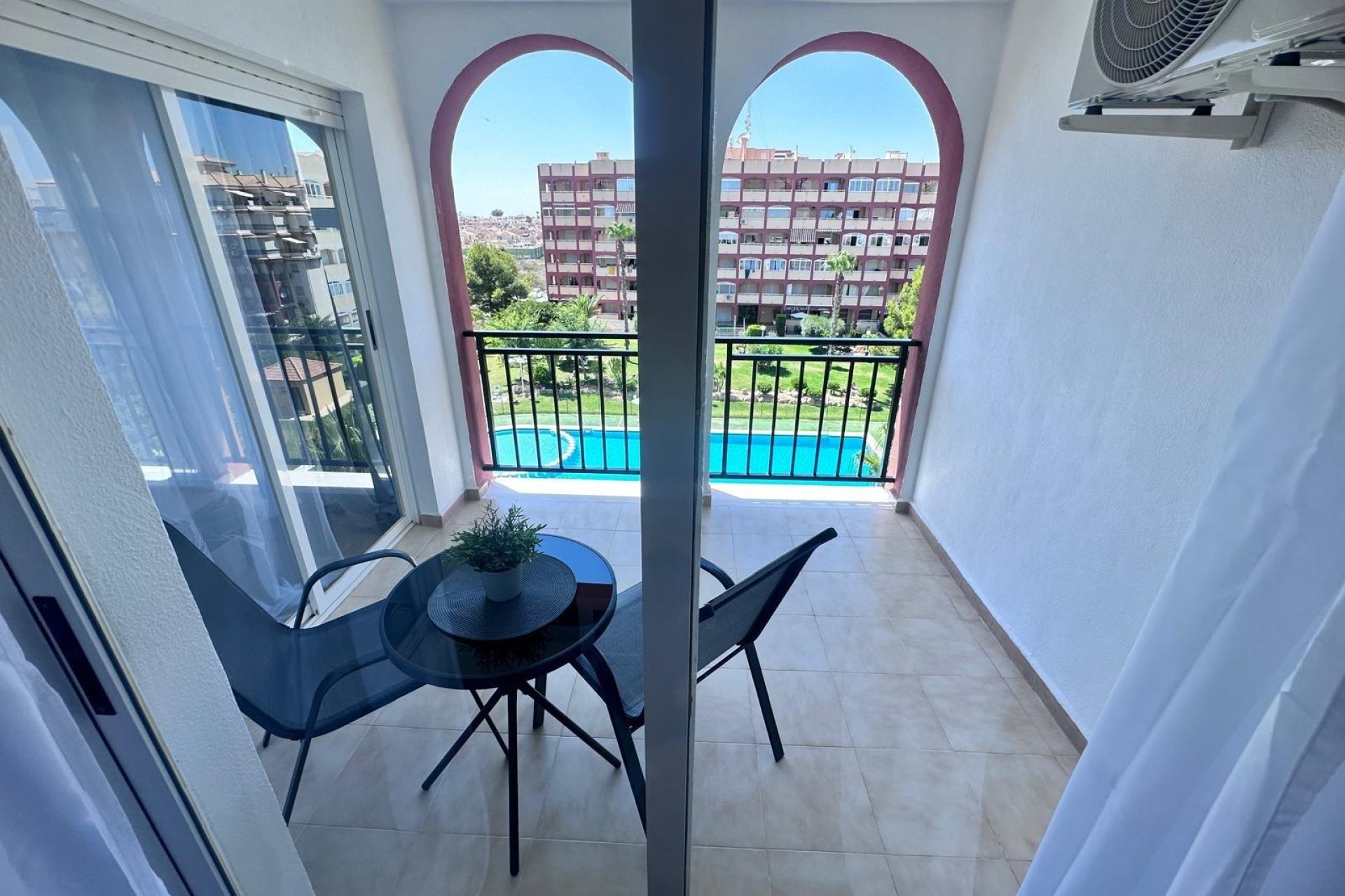 Resale - Apartment / flat -
Torrevieja - Torreblanca