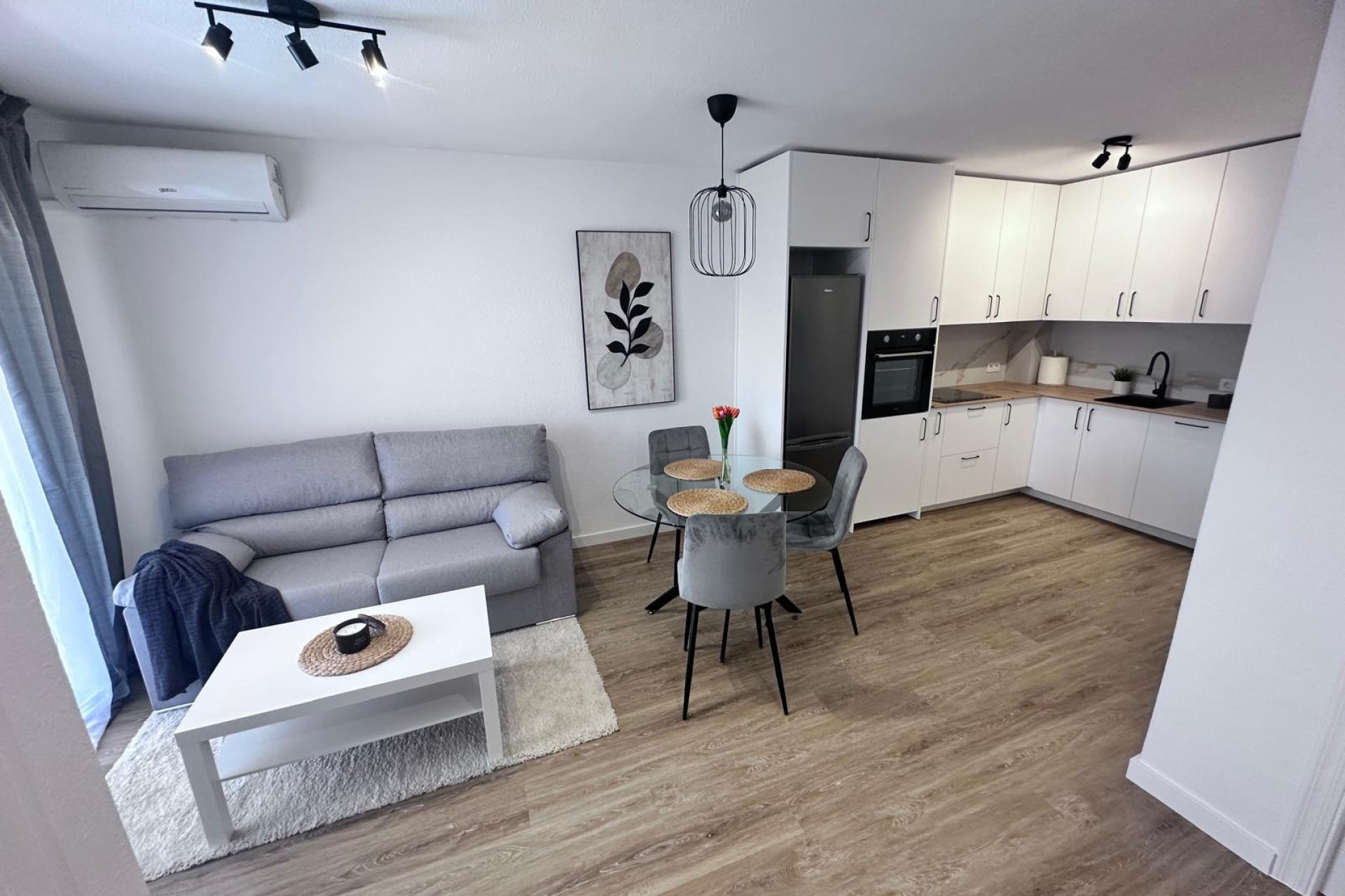 Resale - Apartment / flat -
Torrevieja - Torreblanca