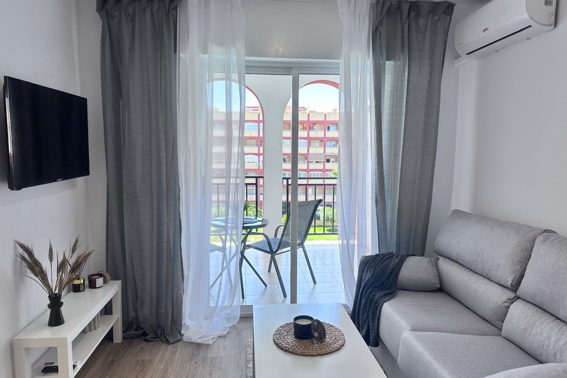 Resale - Apartment / flat -
Torrevieja - Torreblanca