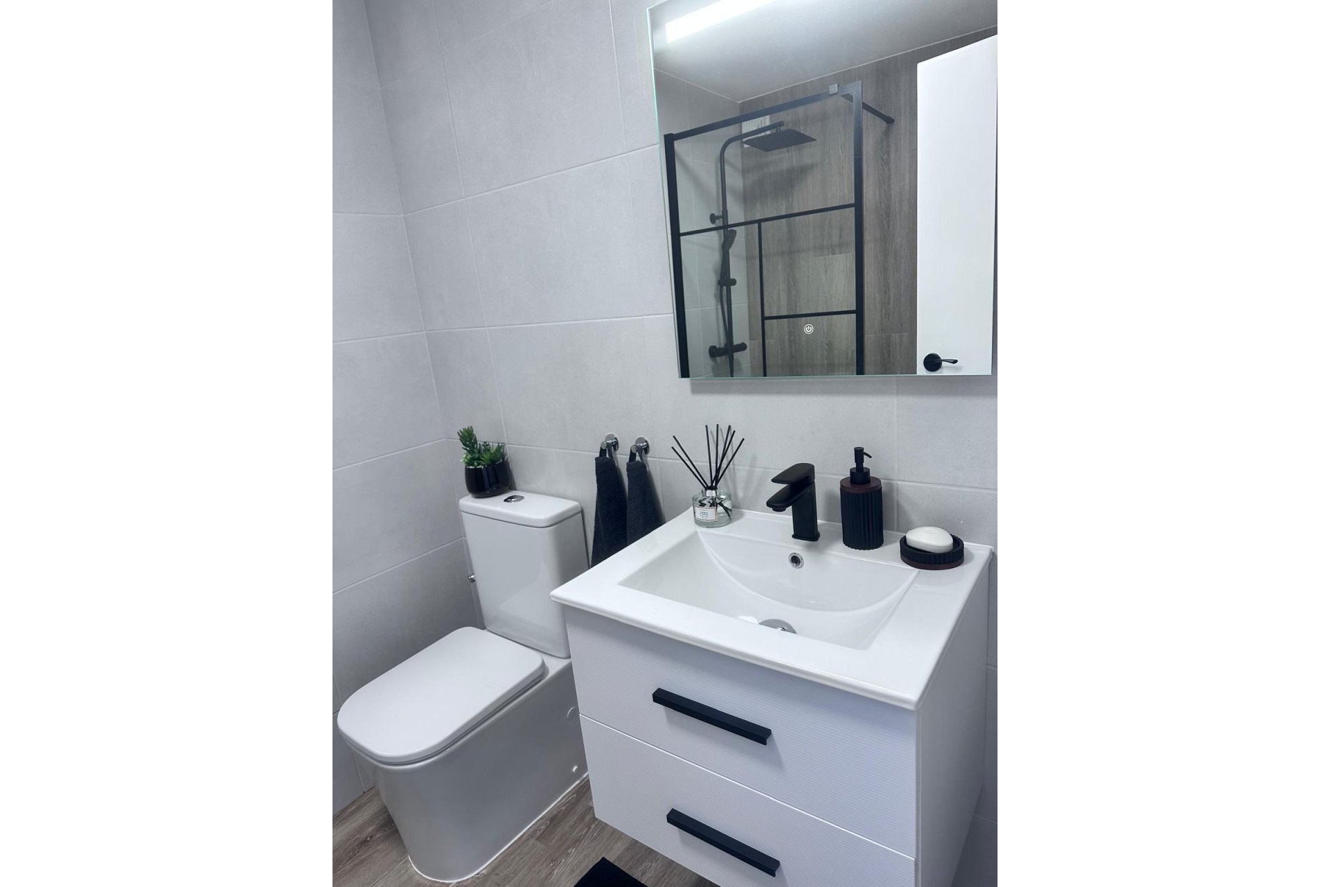 Resale - Apartment / flat -
Torrevieja - Torreblanca