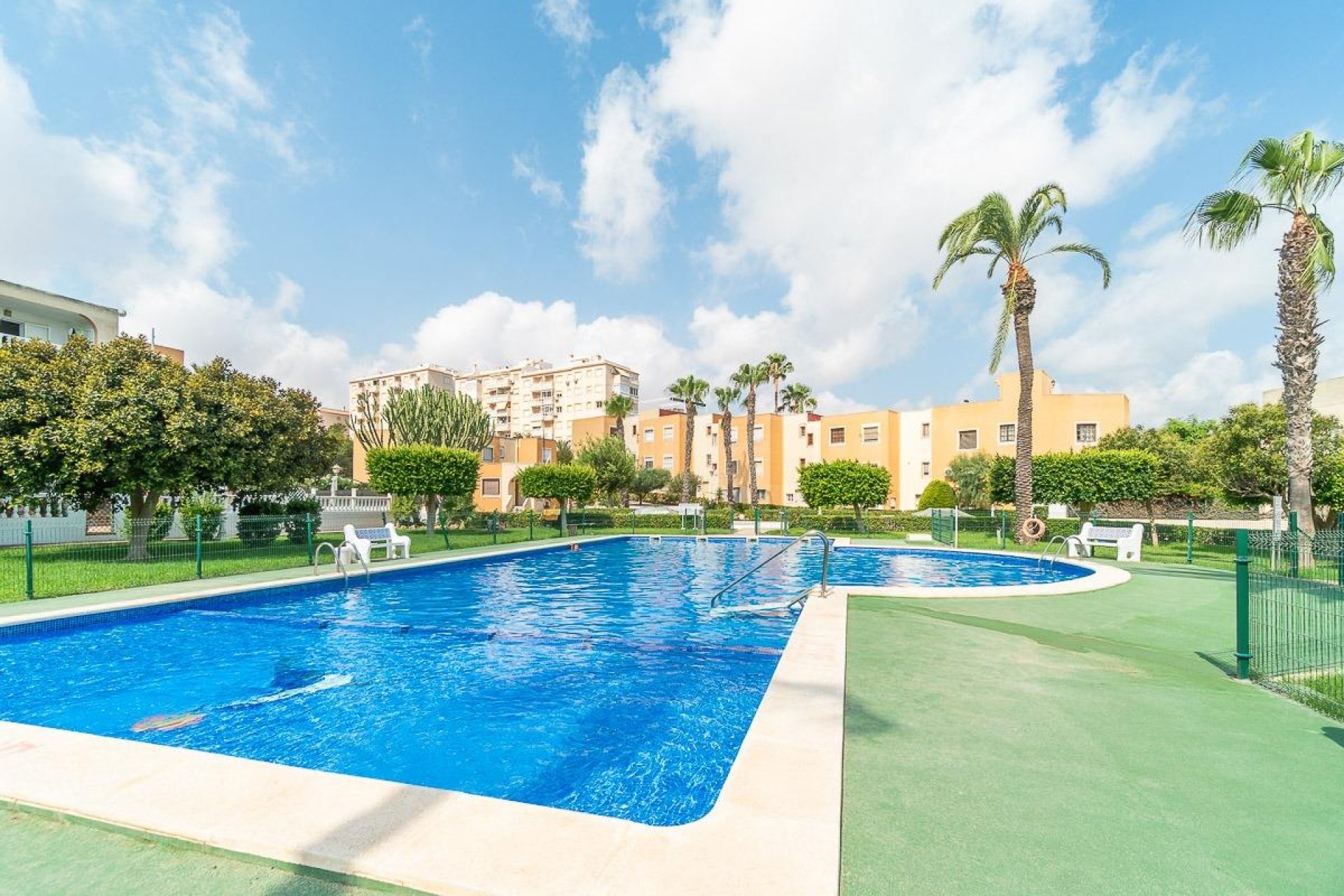 Resale - Apartment / flat -
Torrevieja - Torreblanca