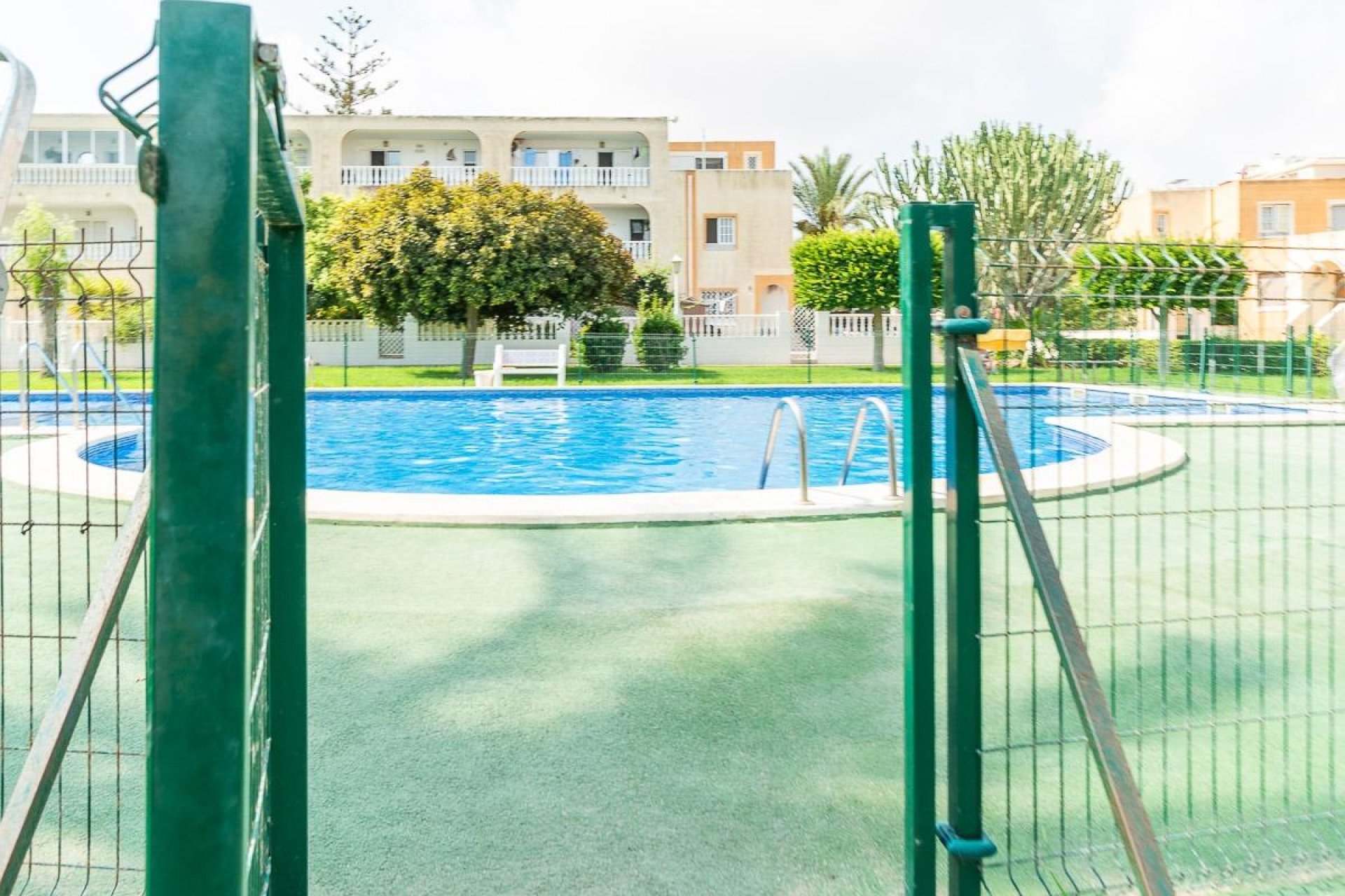 Resale - Apartment / flat -
Torrevieja - Torreblanca