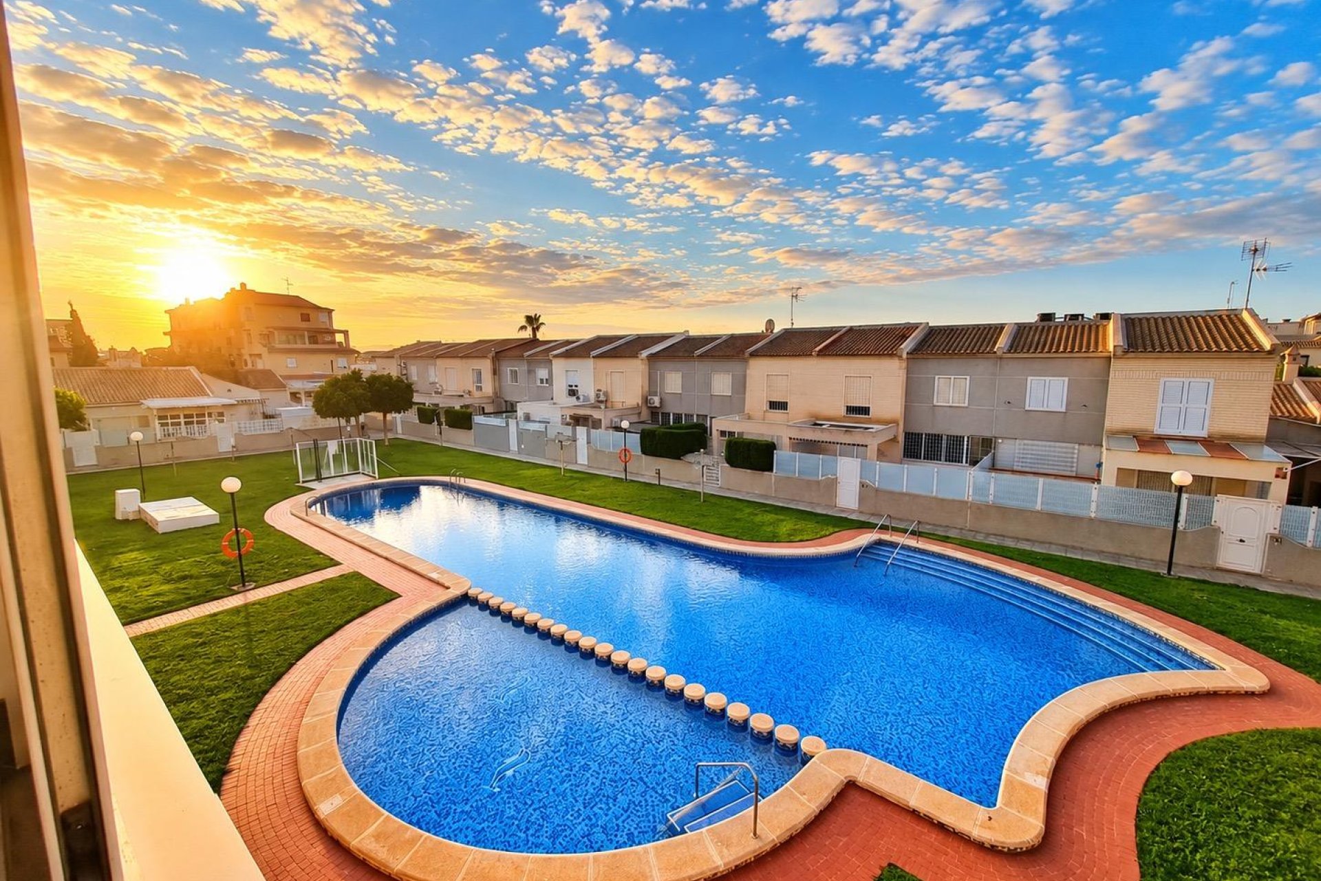 Resale - Apartment / flat -
Torrevieja - Torreblanca