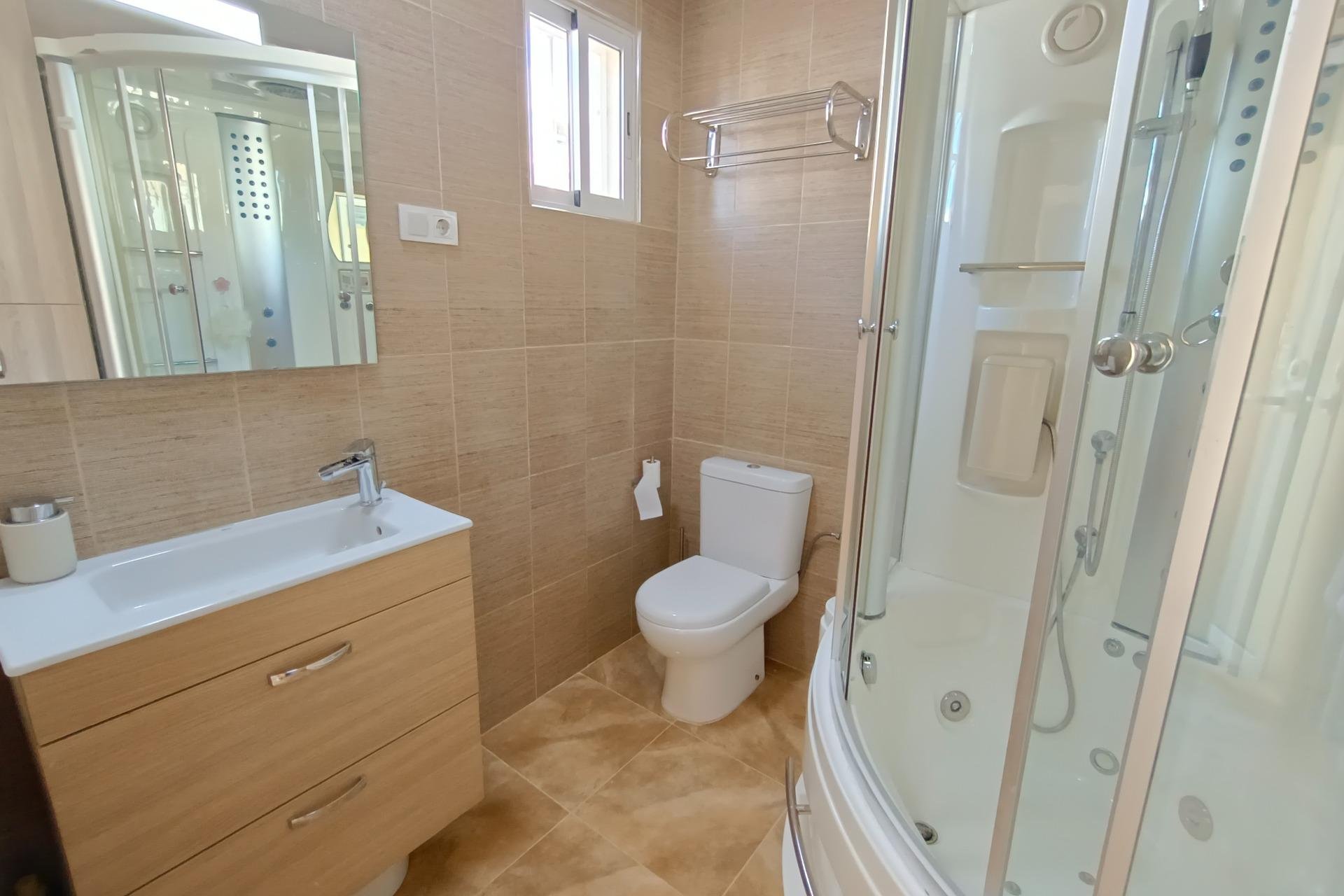 Resale - Apartment / flat -
Torrevieja - Torreblanca