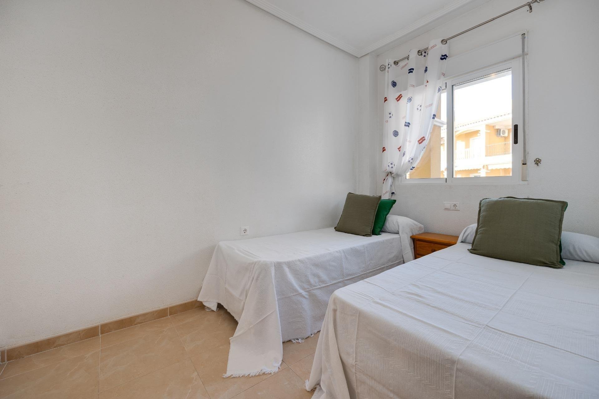 Resale - Apartment / flat -
Torrevieja - Torreblanca