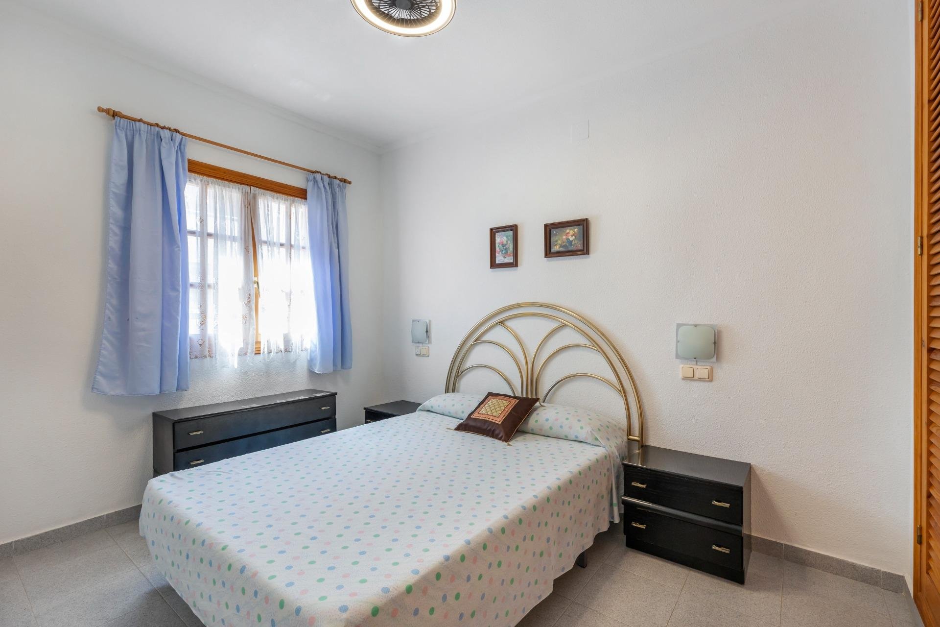 Resale - Apartment / flat -
Torrevieja - Torreblanca