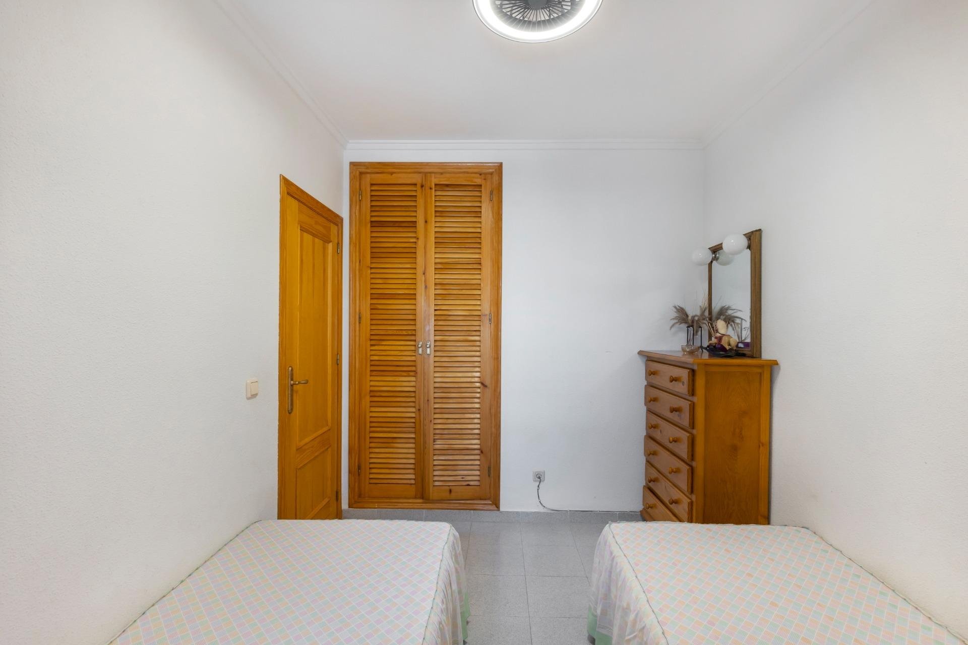 Resale - Apartment / flat -
Torrevieja - Torreblanca