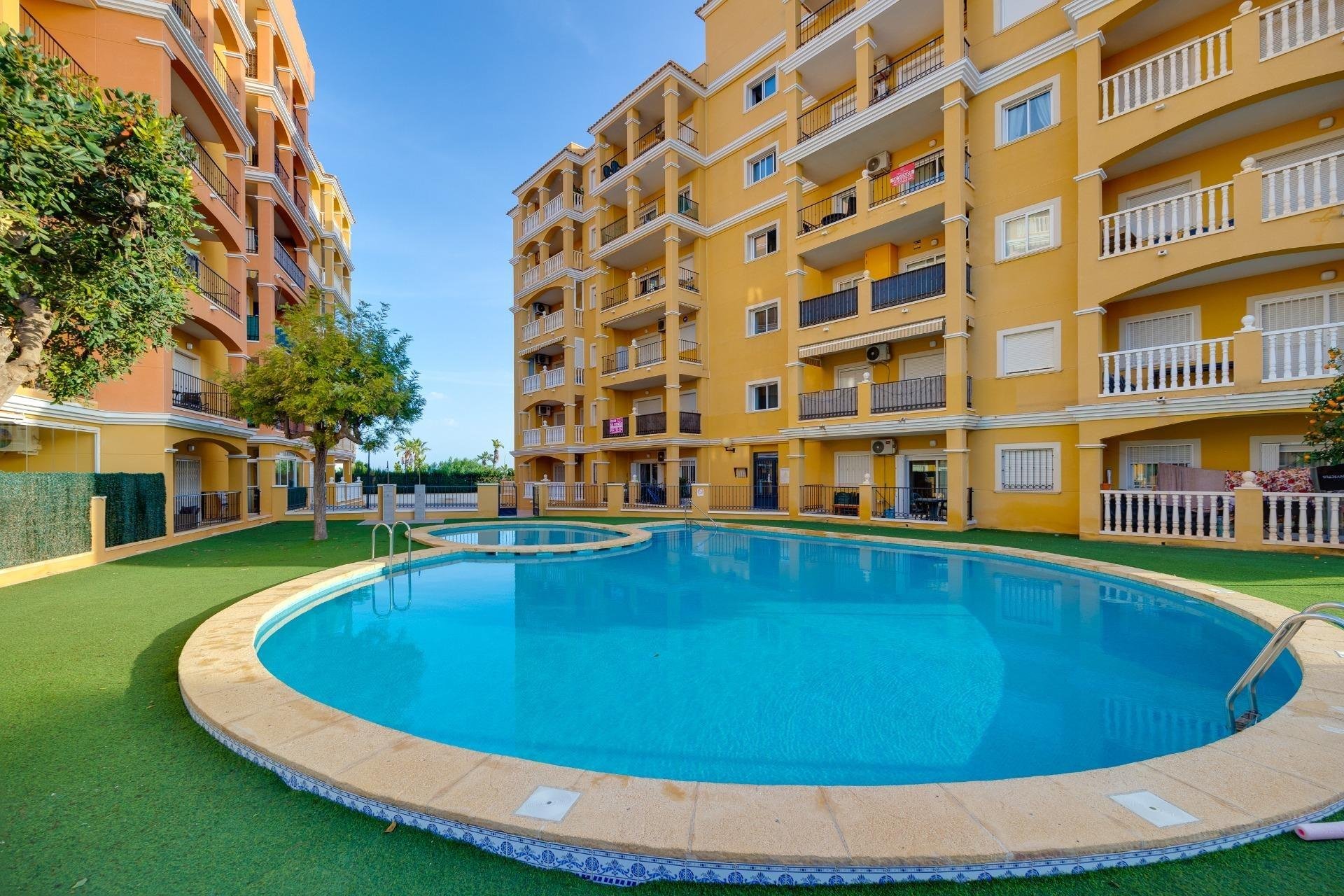 Resale - Apartment / flat -
Torrevieja - Torreblanca