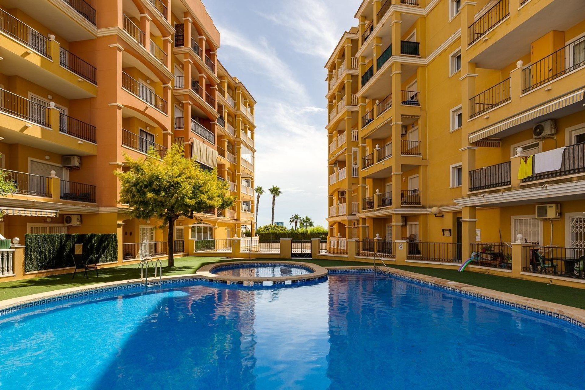 Resale - Apartment / flat -
Torrevieja - Torreblanca