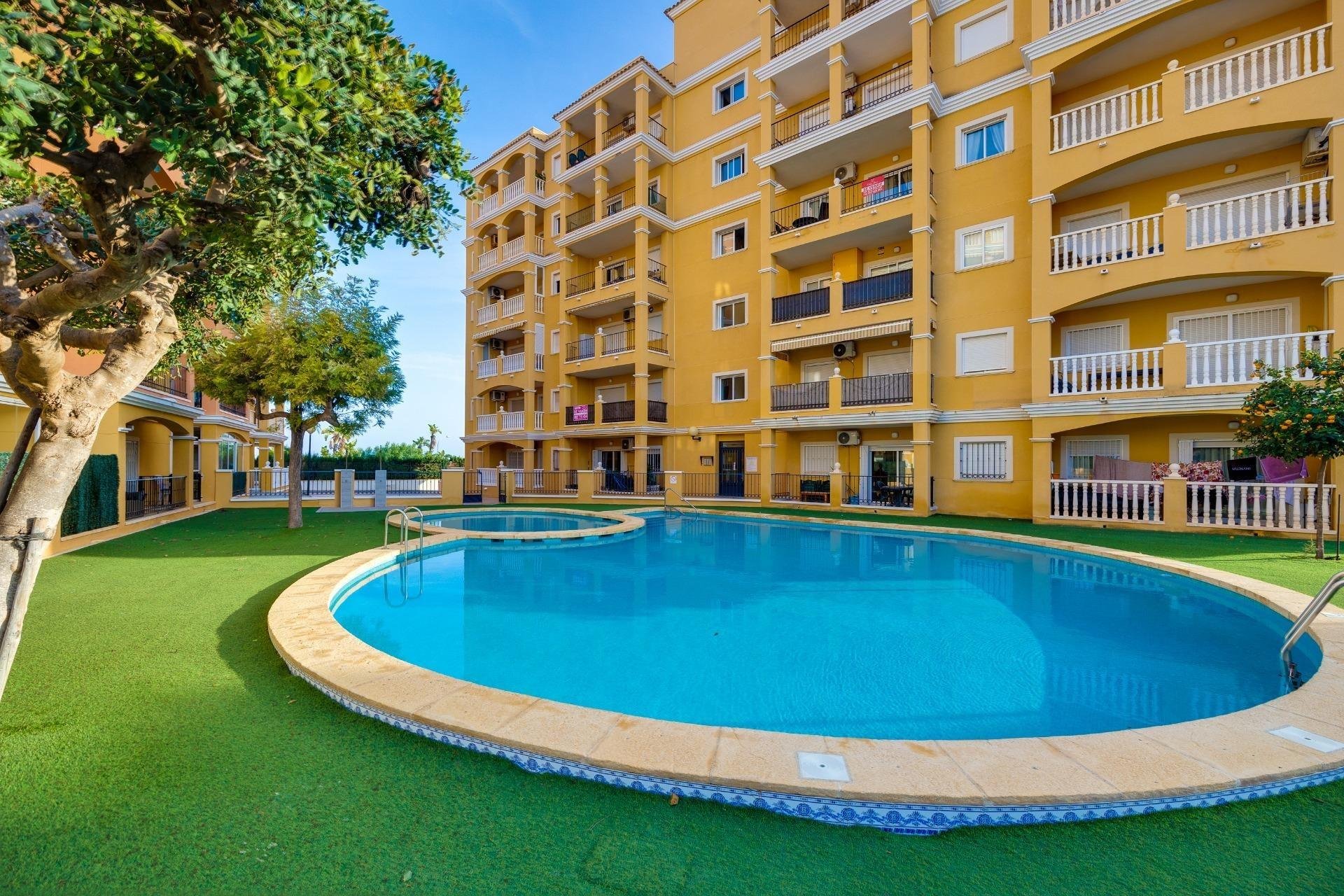 Resale - Apartment / flat -
Torrevieja - Torreblanca