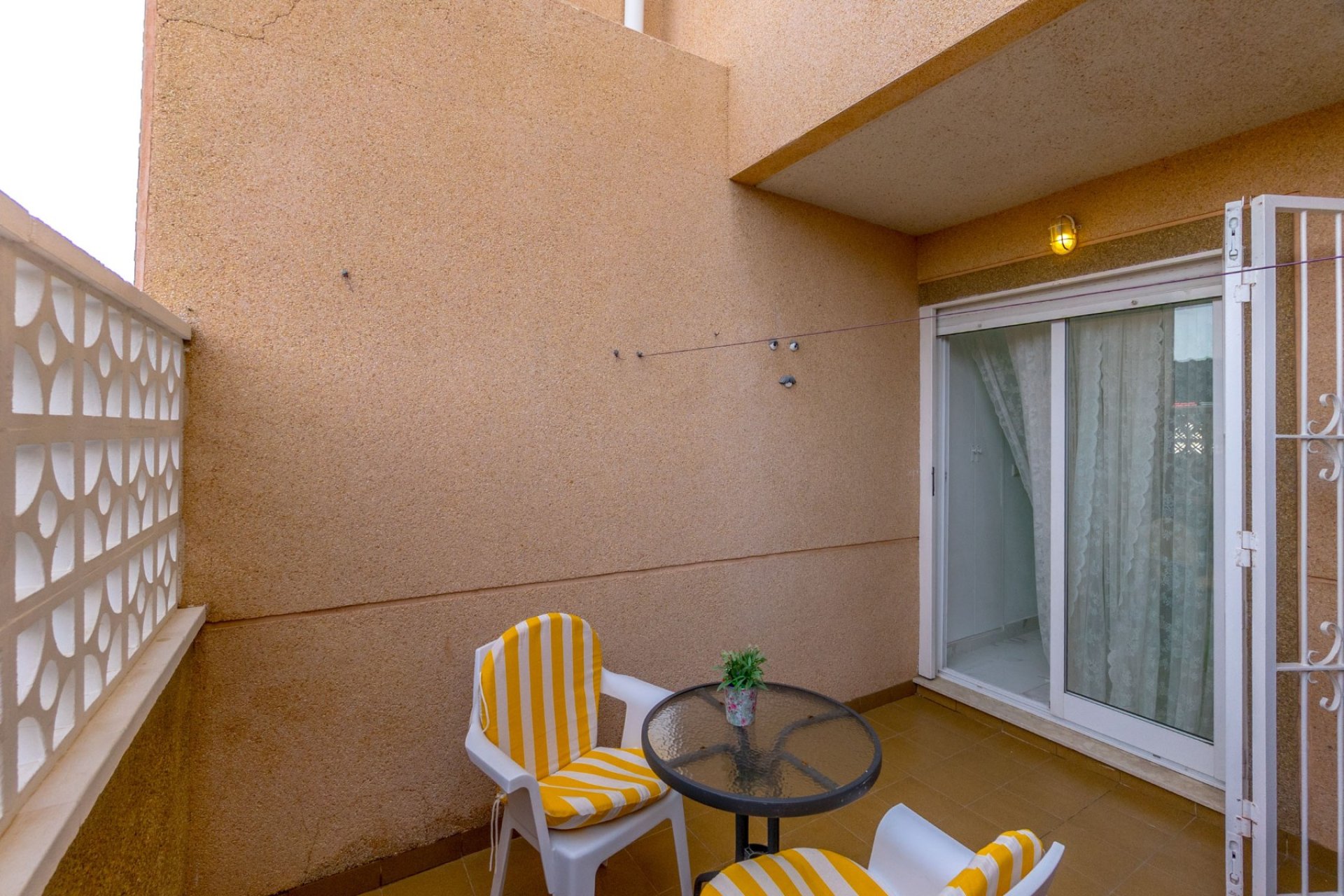 Resale - Apartment / flat -
Torrevieja - Torrevieja - Centre