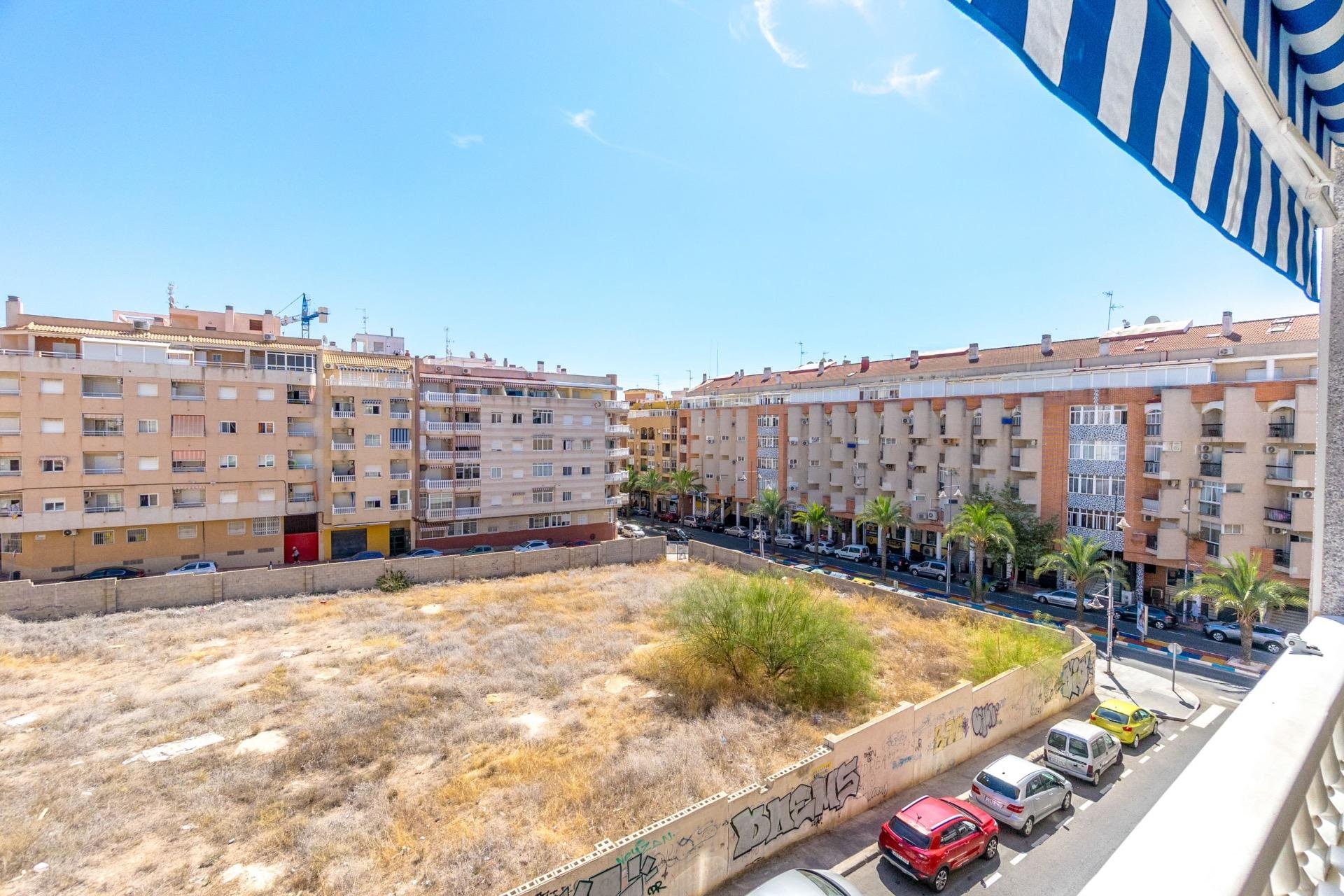 Resale - Apartment / flat -
Torrevieja - Torrevieja - Centre