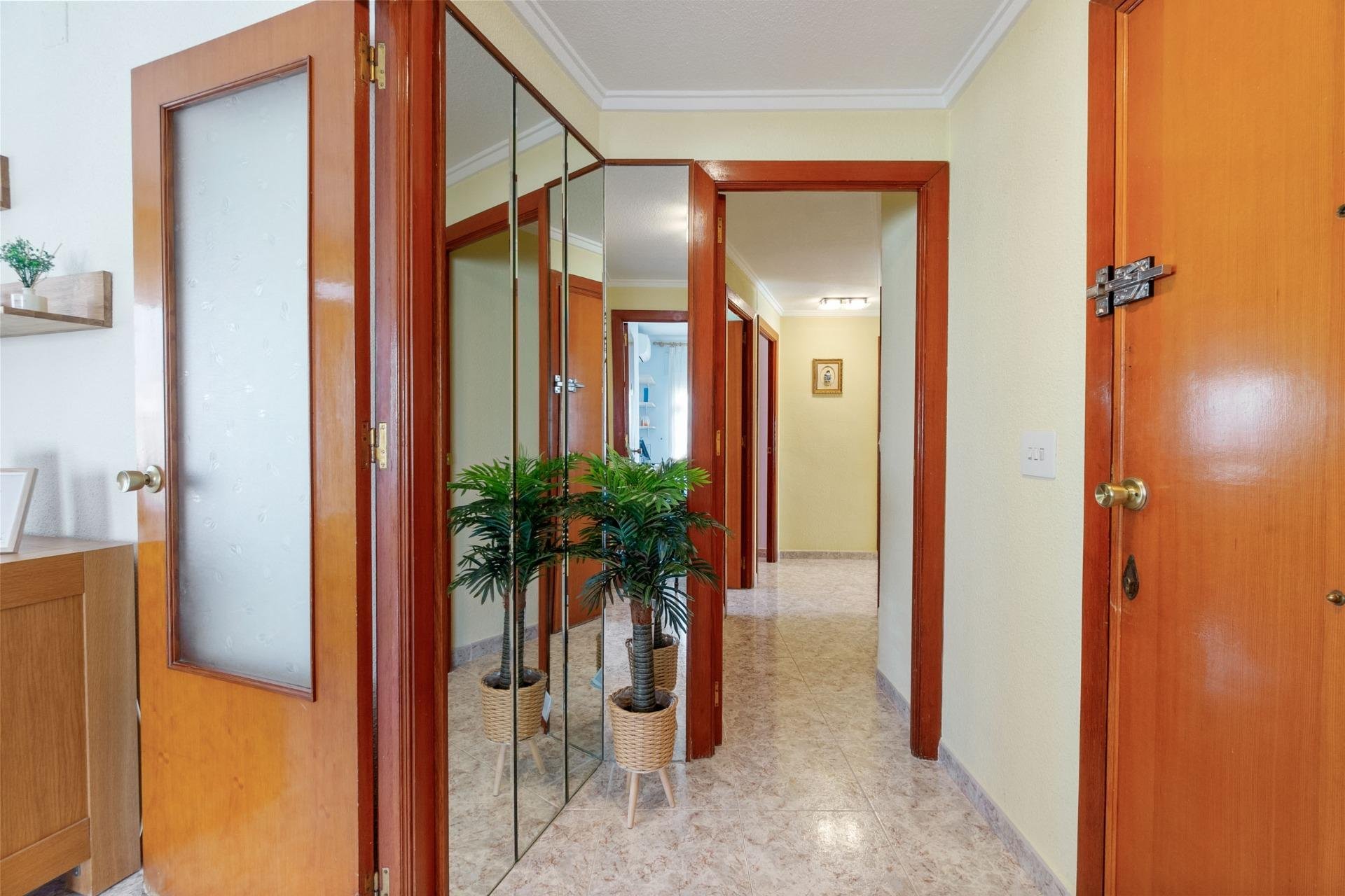 Resale - Apartment / flat -
Torrevieja - Torrevieja - Centre