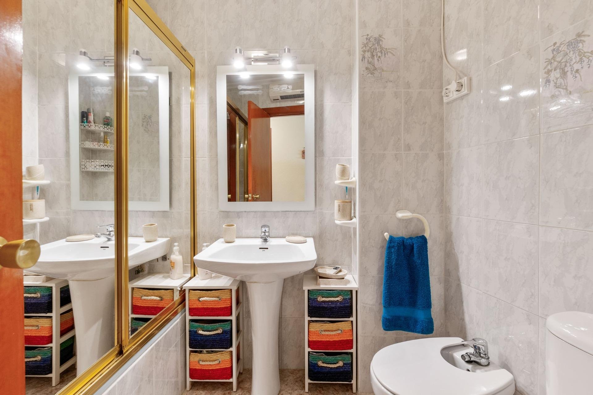 Resale - Apartment / flat -
Torrevieja - Torrevieja - Centre