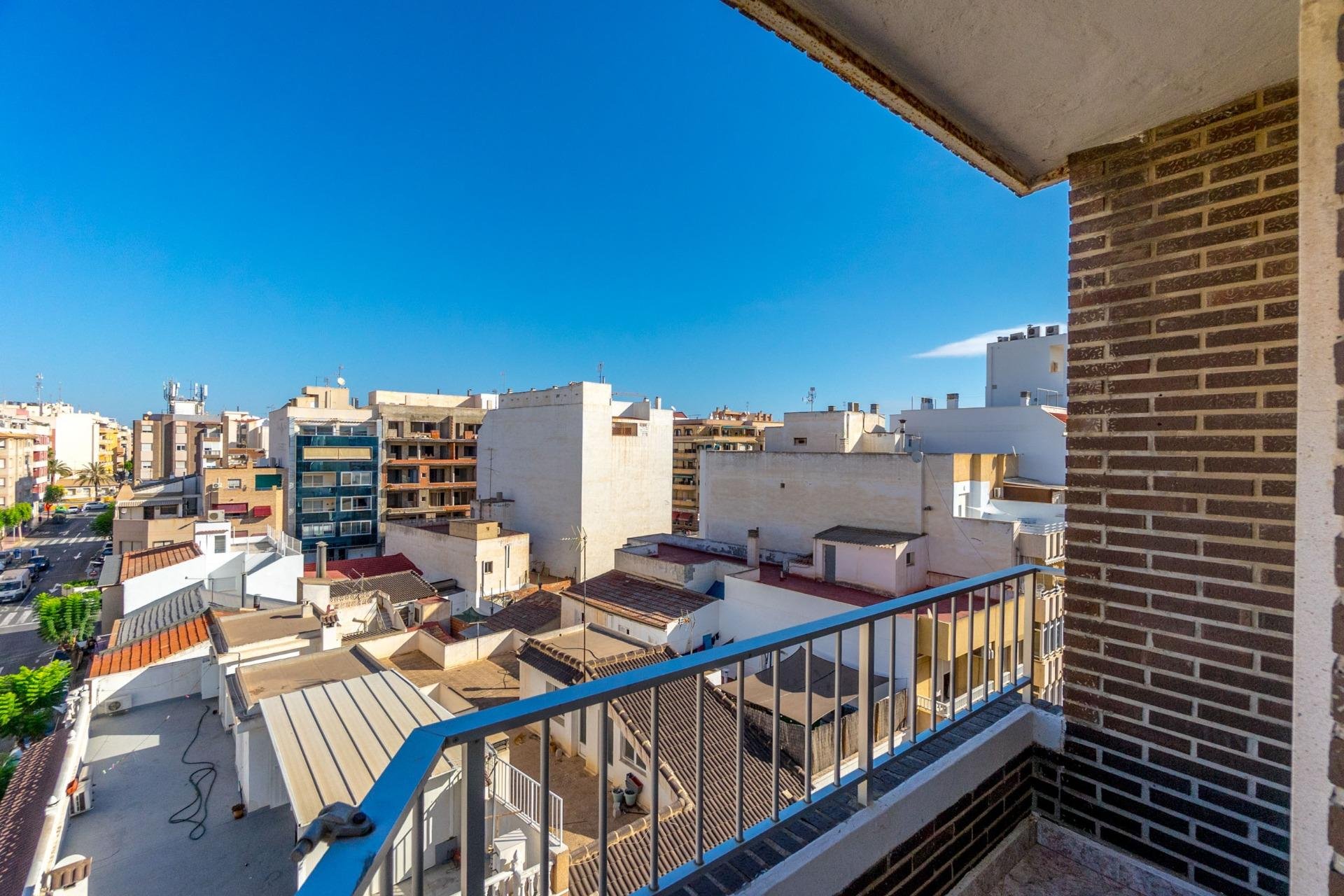 Resale - Apartment / flat -
Torrevieja - Torrevieja - Centre