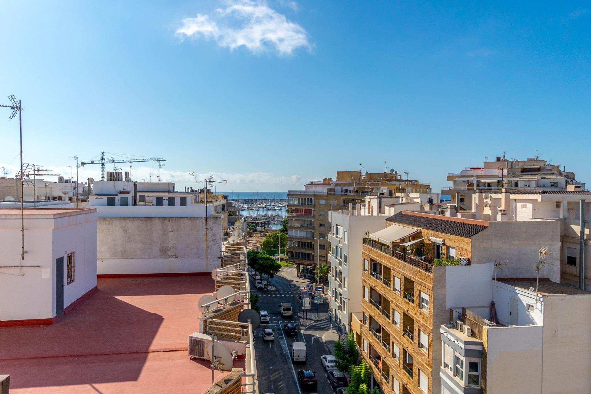 Resale - Apartment / flat -
Torrevieja - Torrevieja - Centre