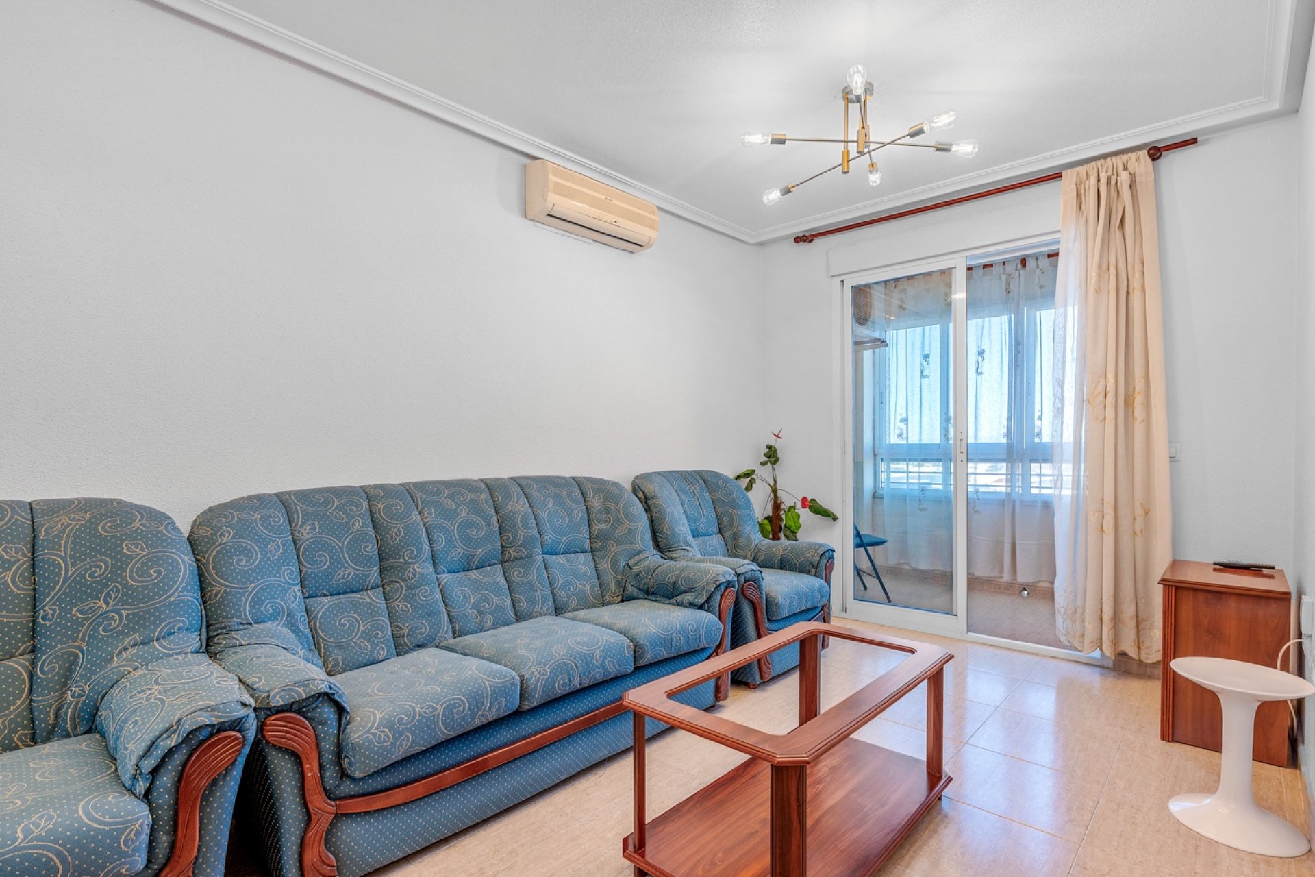 Resale - Apartment / flat -
Torrevieja - Torrevieja - Centre
