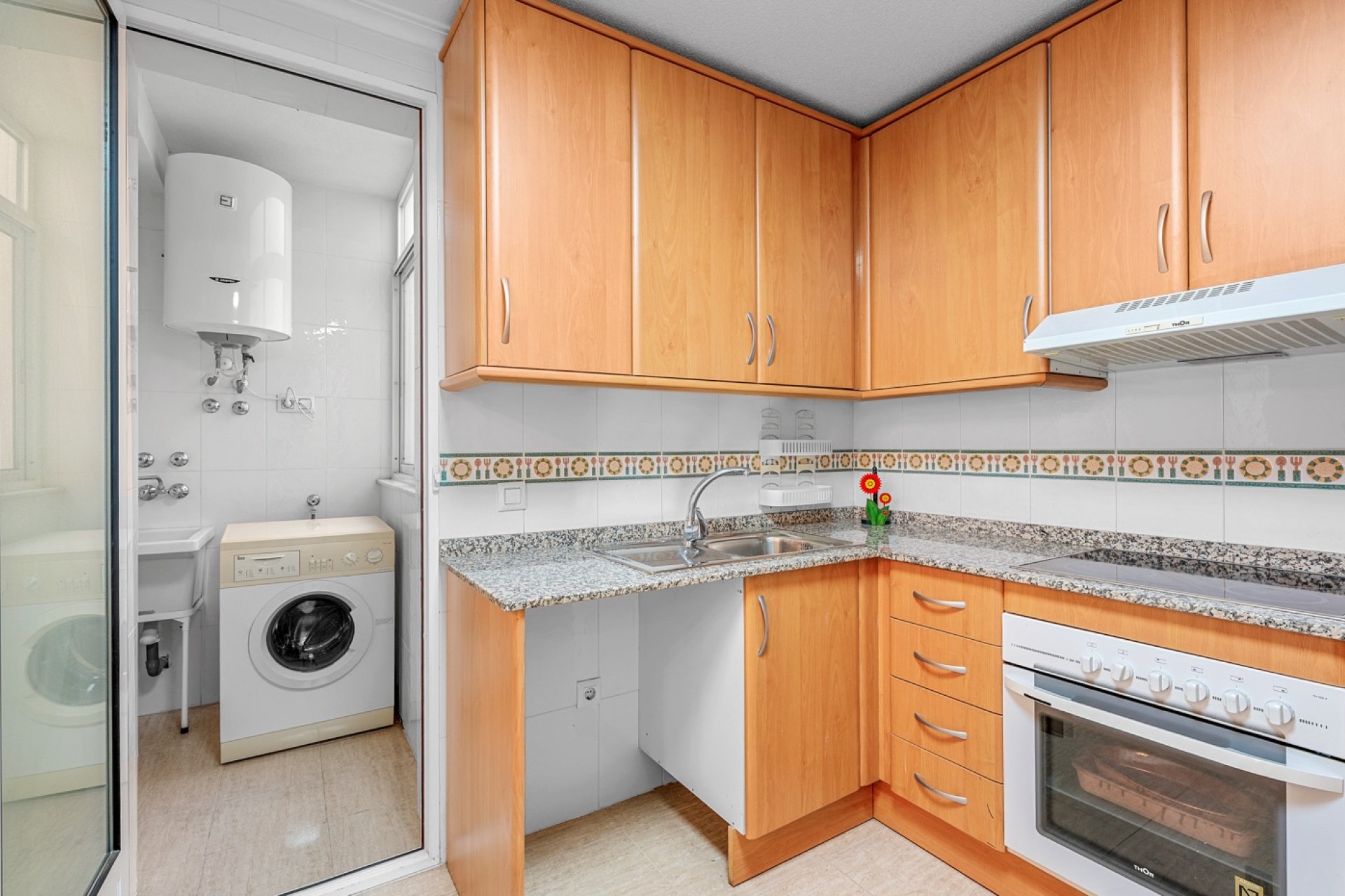 Resale - Apartment / flat -
Torrevieja - Torrevieja - Centre