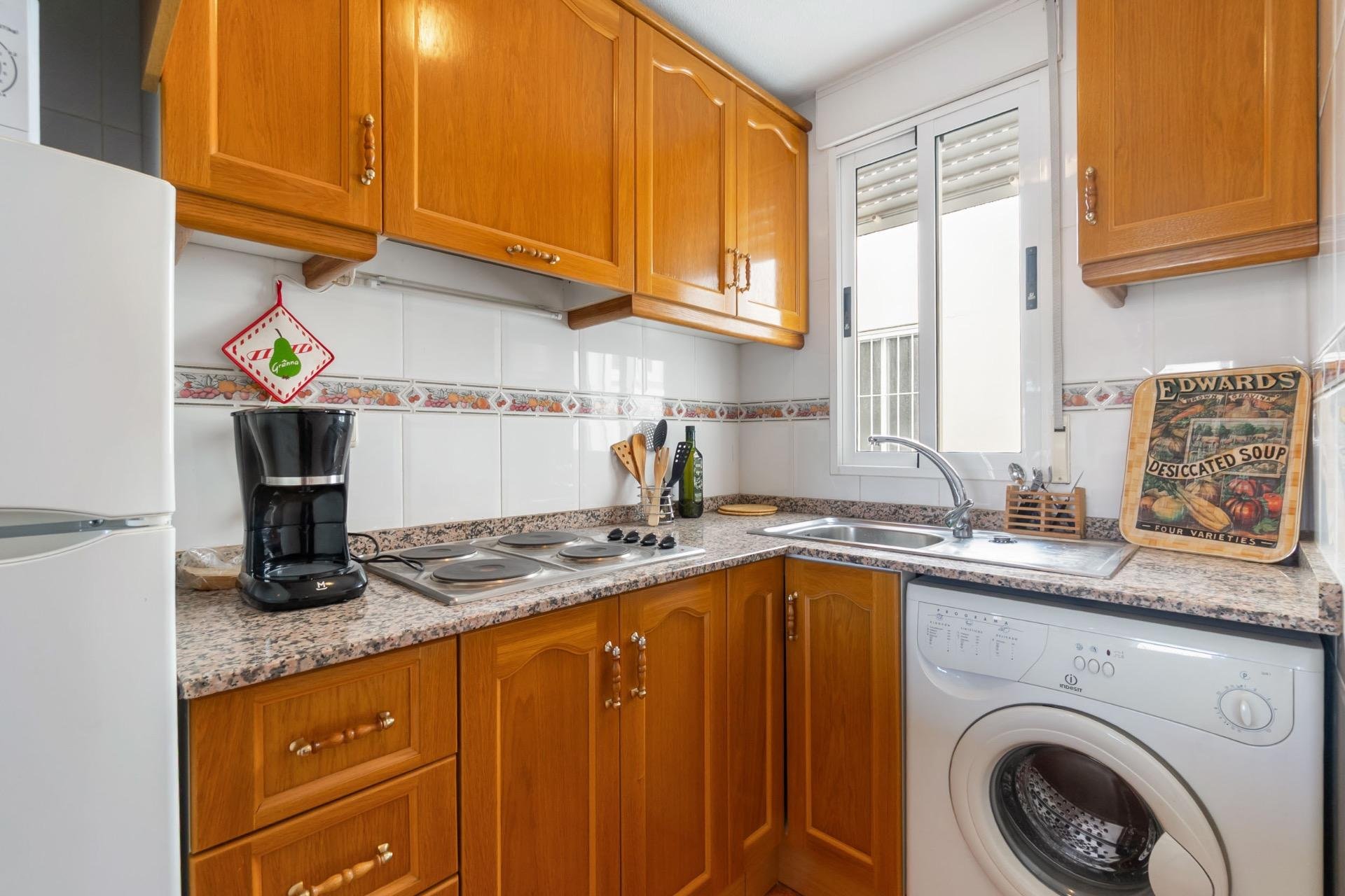 Resale - Apartment / flat -
Torrevieja - Torrevieja - Centre