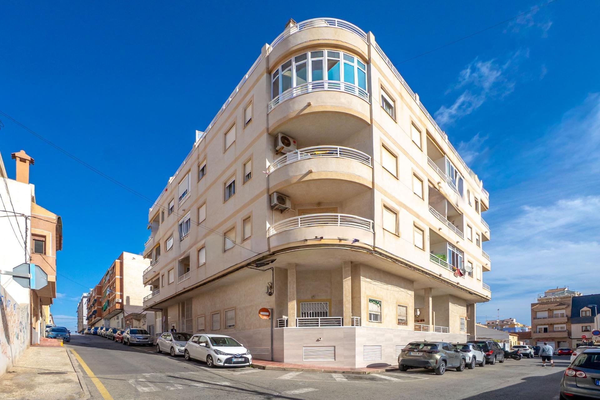 Resale - Apartment / flat -
Torrevieja - Torrevieja - Centre