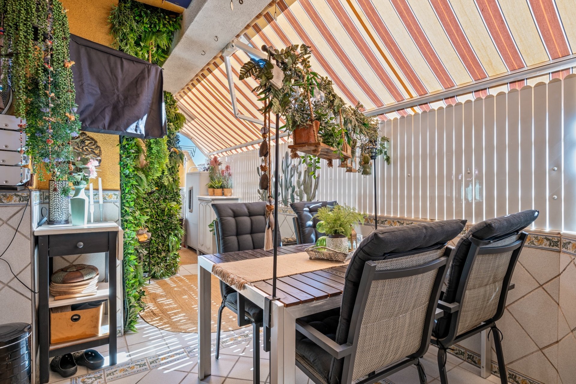 Resale - Apartment / flat -
Torrevieja - Torrevieja - Centre