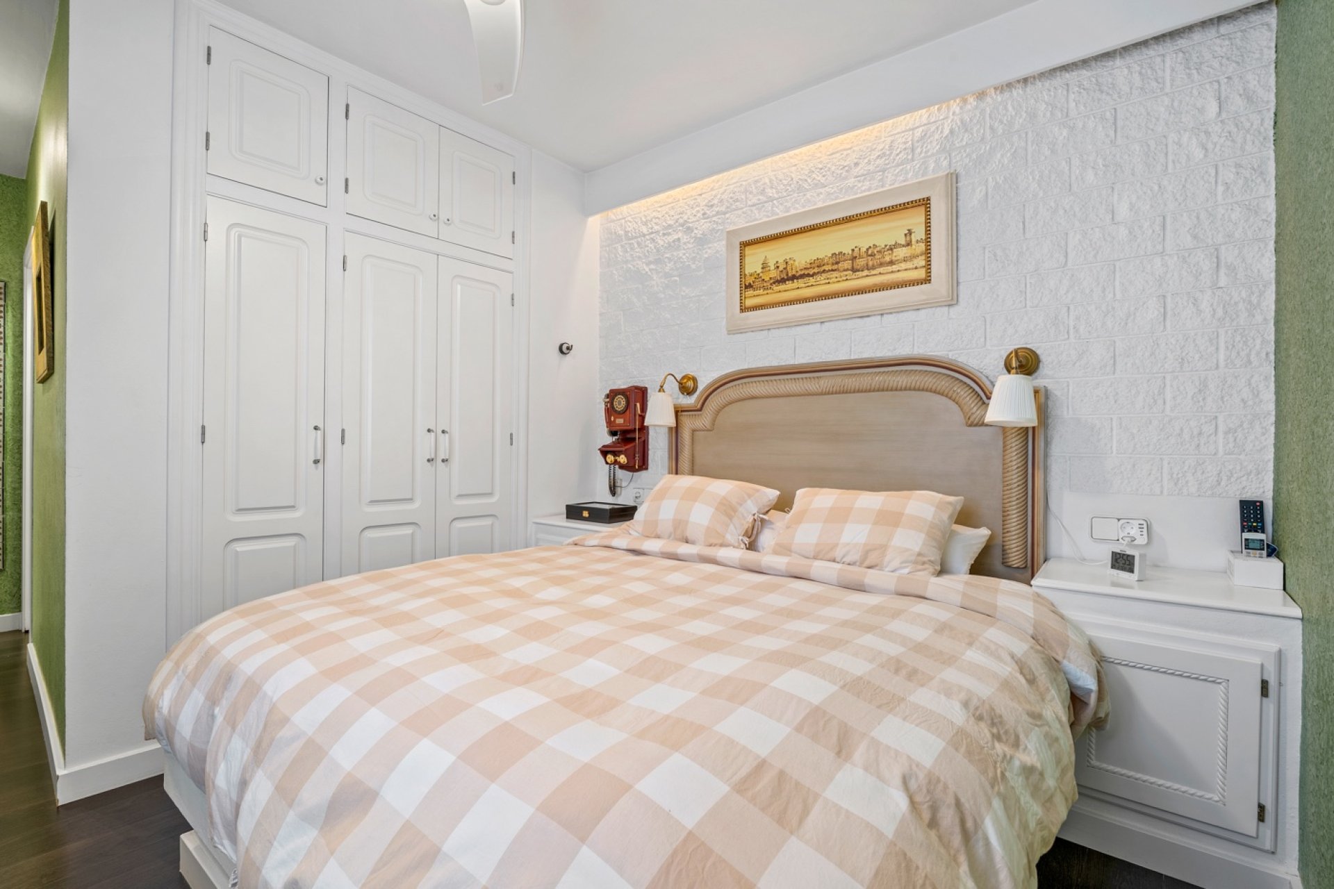 Resale - Apartment / flat -
Torrevieja - Torrevieja - Centre