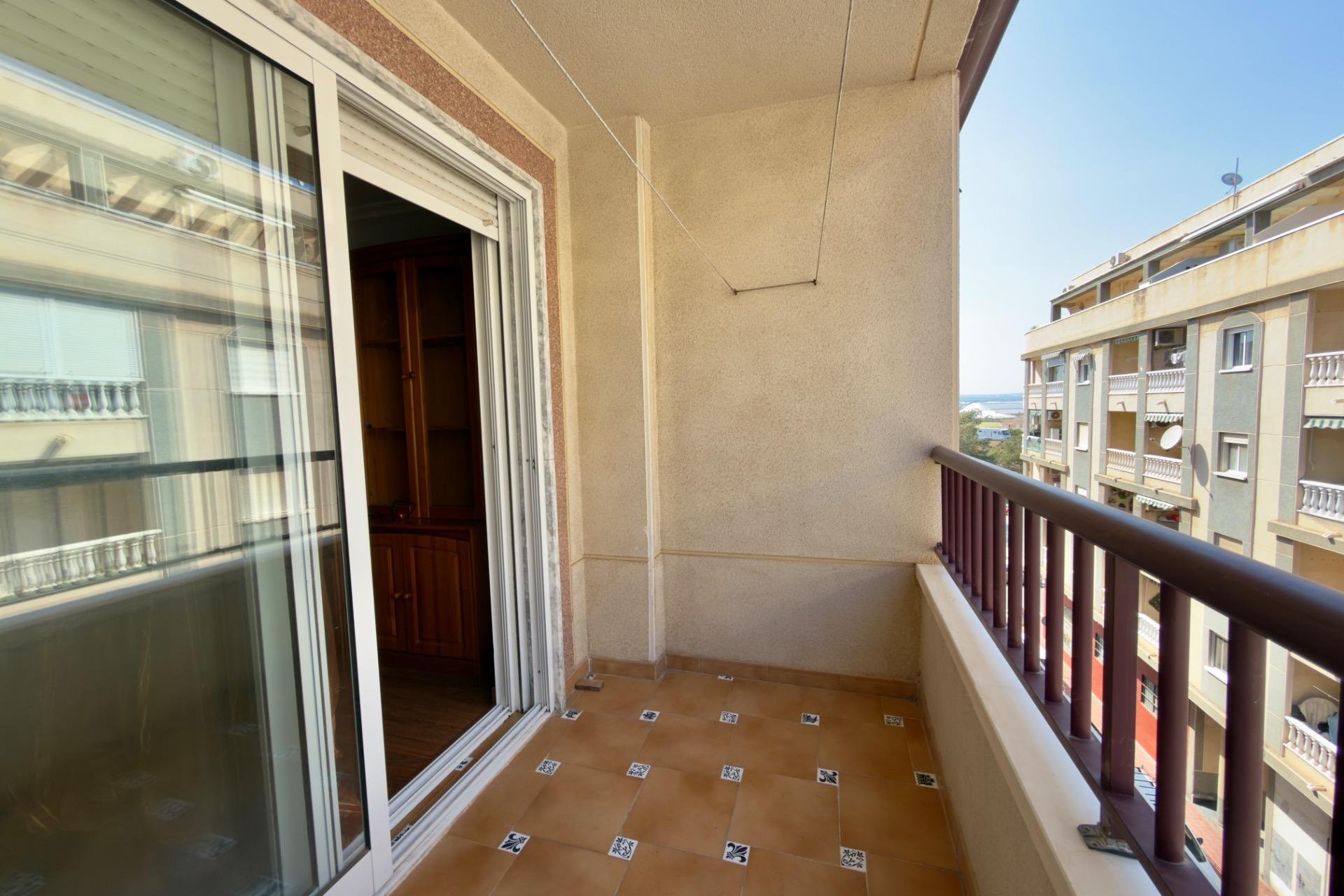 Resale - Apartment / flat -
Torrevieja - Torrevieja - Centre