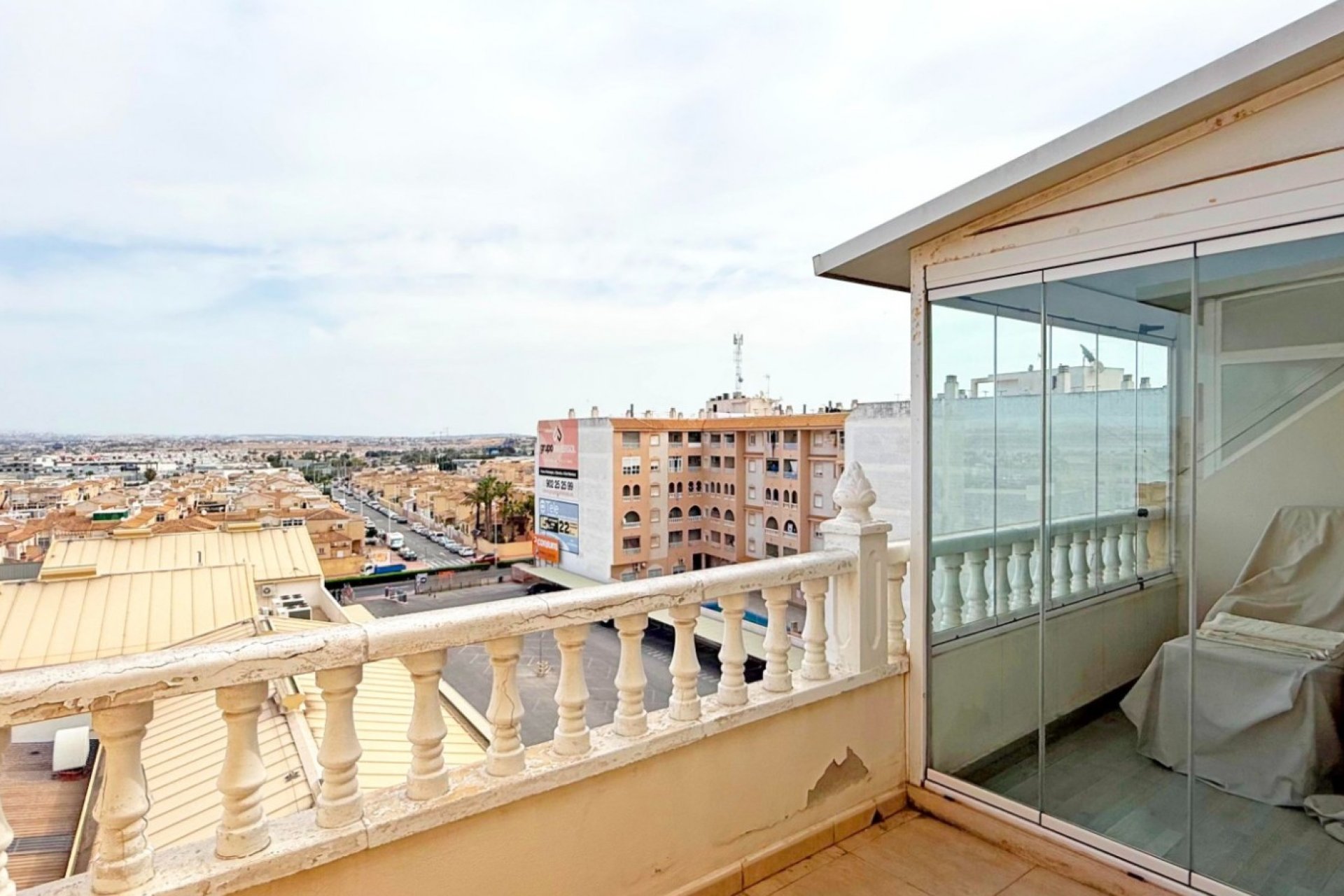 Resale - Apartment / flat -
Torrevieja - Torrevieja - Centre
