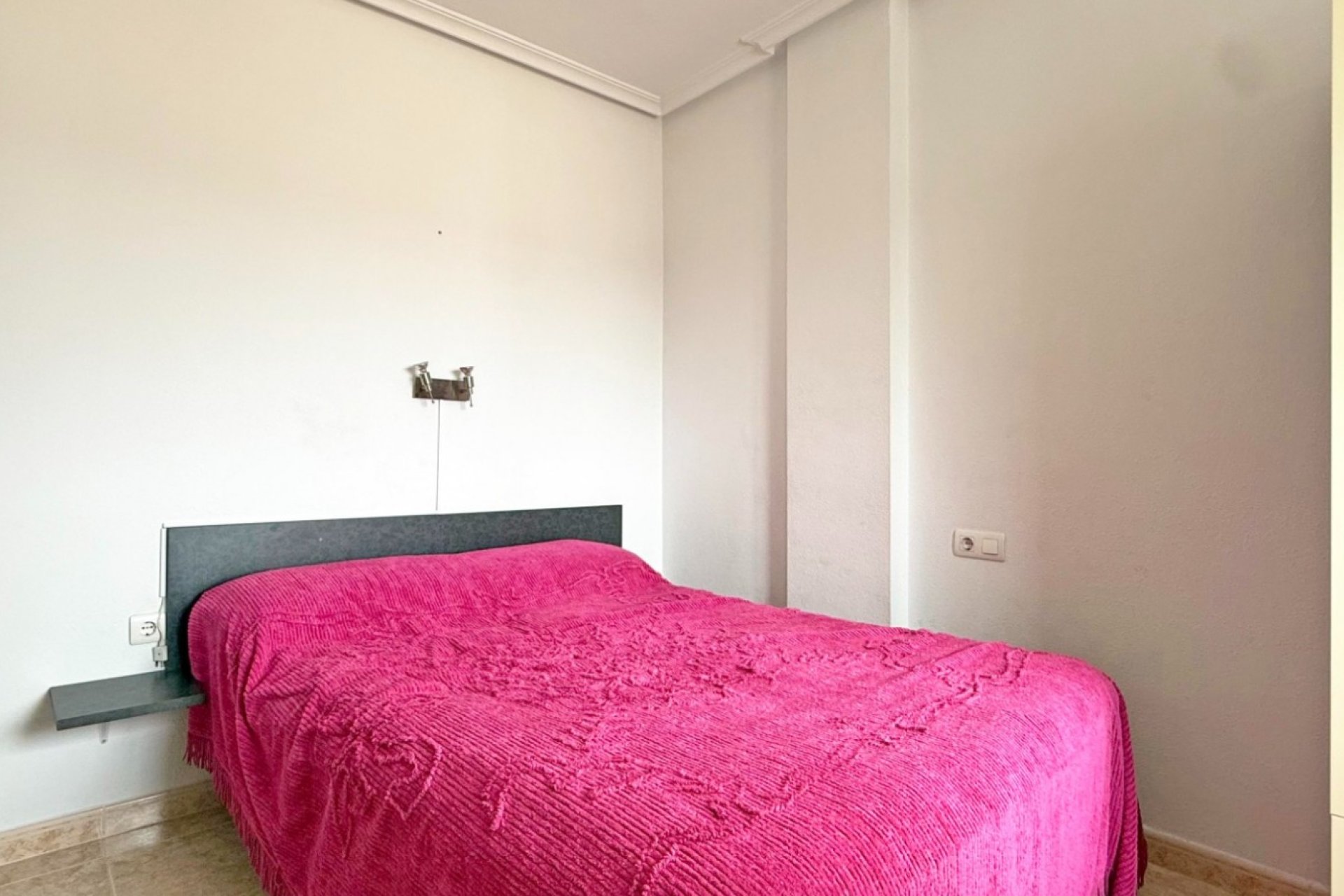 Resale - Apartment / flat -
Torrevieja - Torrevieja - Centre